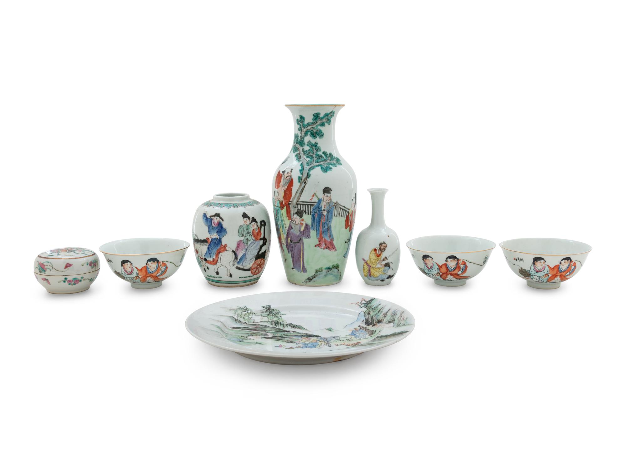 Eight Chinese Famille Rose Porcelain Articles