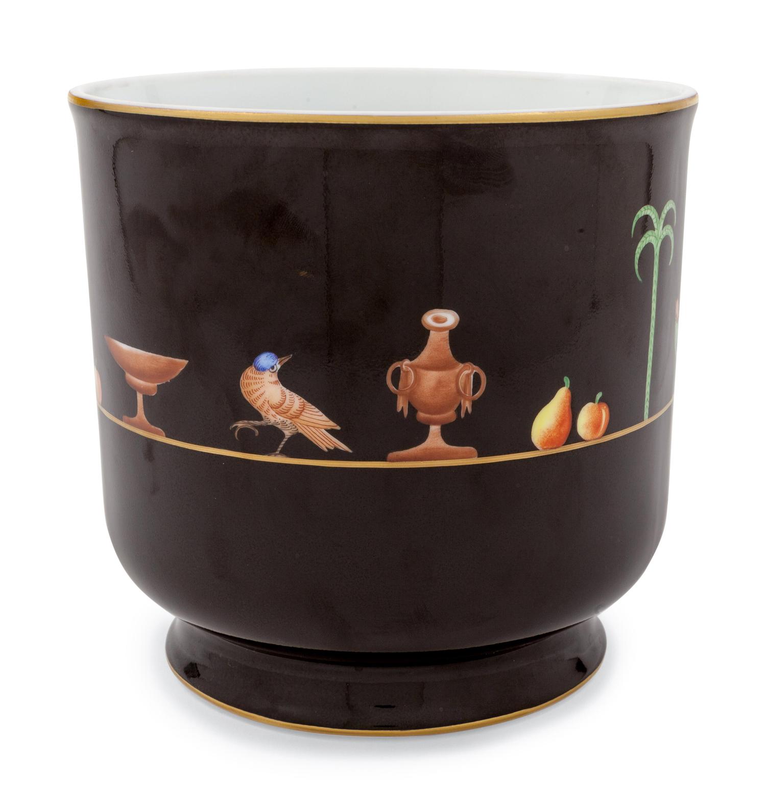 A Tiffany Black Shoulder China Cache Pot