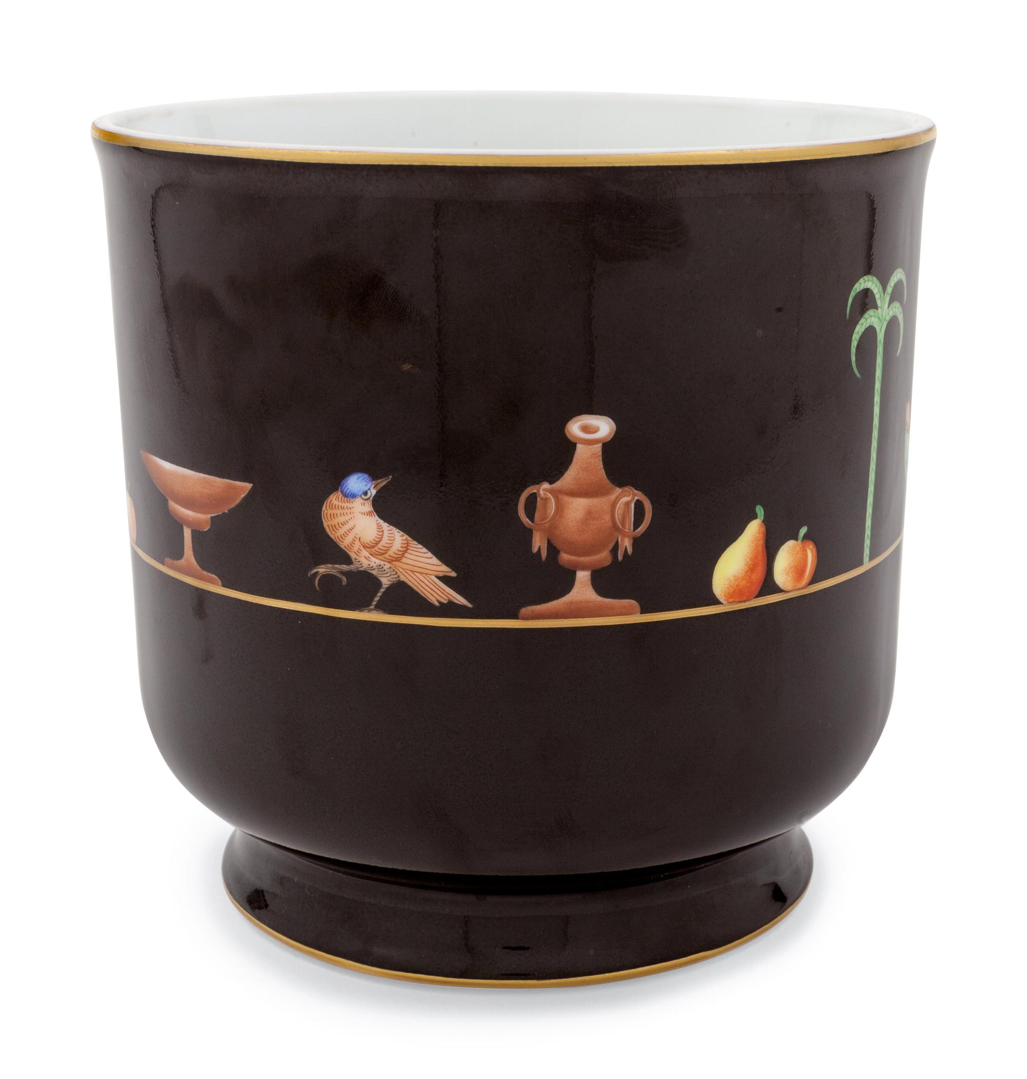 A Tiffany Black Shoulder China Cache Pot