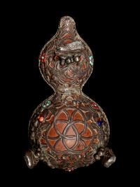 A Jade and Hardstone Embellished Silver Mounted Gourd Covered Box