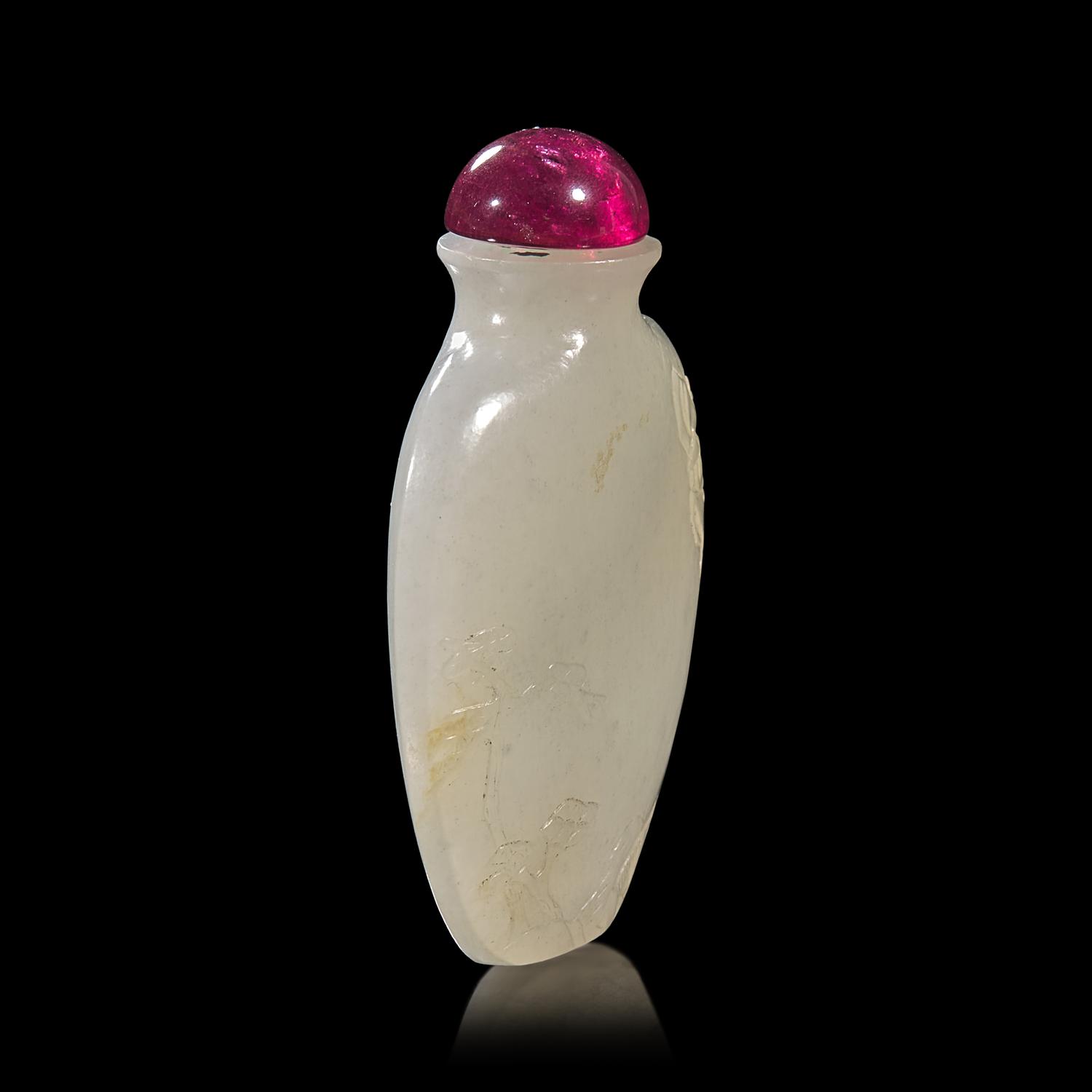 A Chinese Carved Jade "Bat" Snuff Bottle, 18th-19th Century