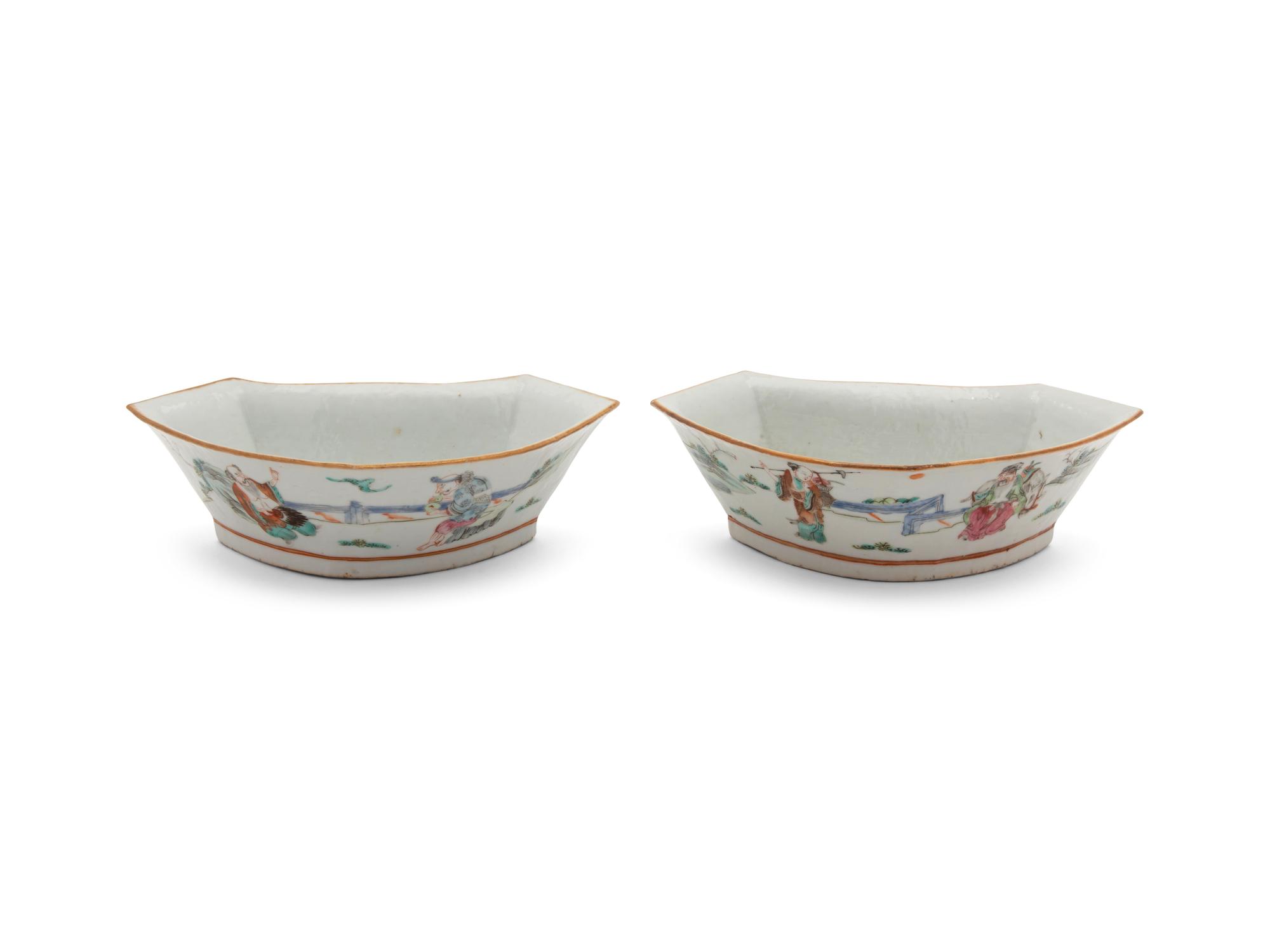 A Pair of Famille Rose Porcelain Shaped Bowls