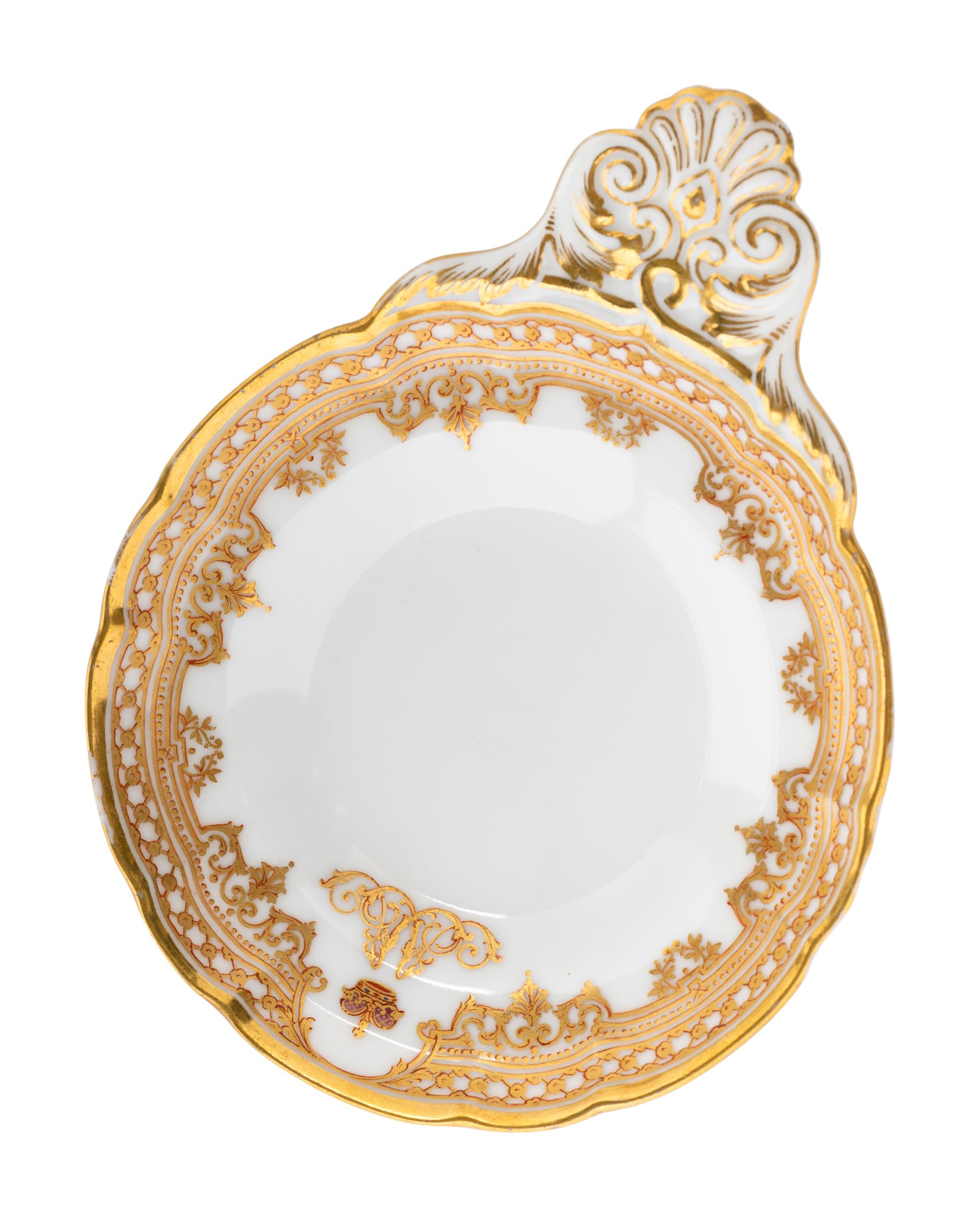 An Alexander III Imperial Porcelain Factory Oyster Dish from the Alexander Alexandrovich Banquet Service