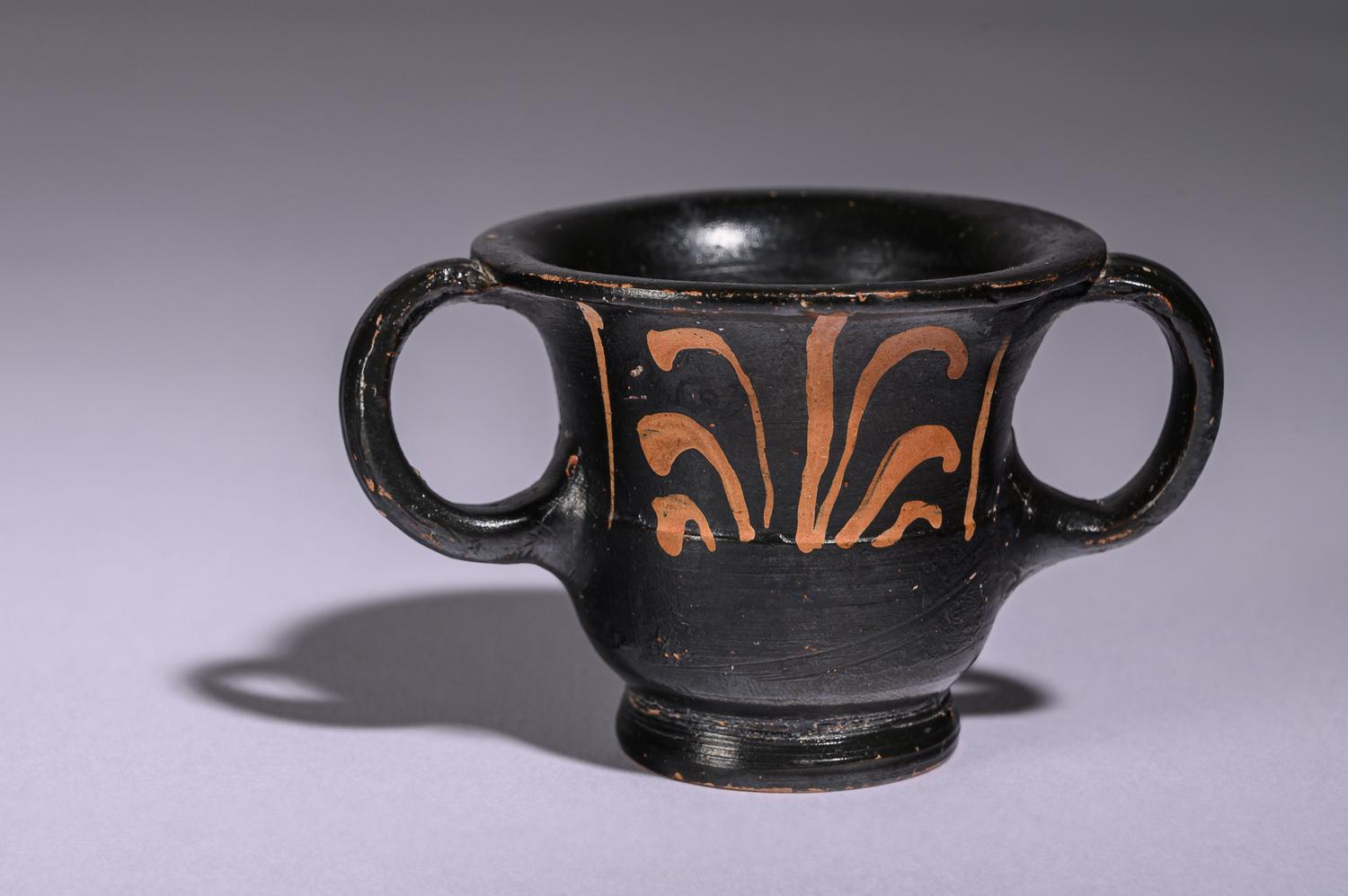 An Apulian Miniature Xenon-Ware Kantharos