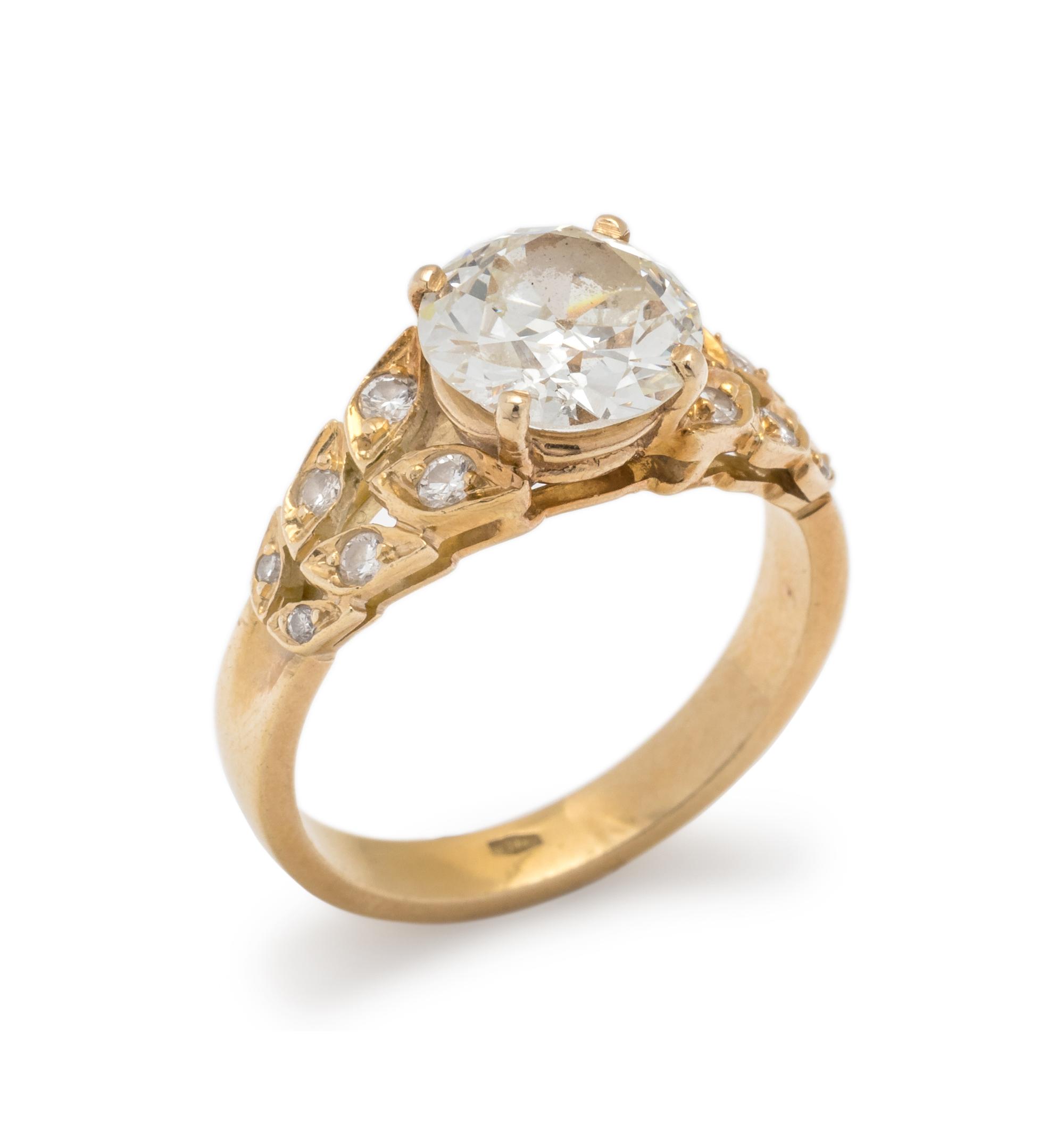 DIAMOND RING
