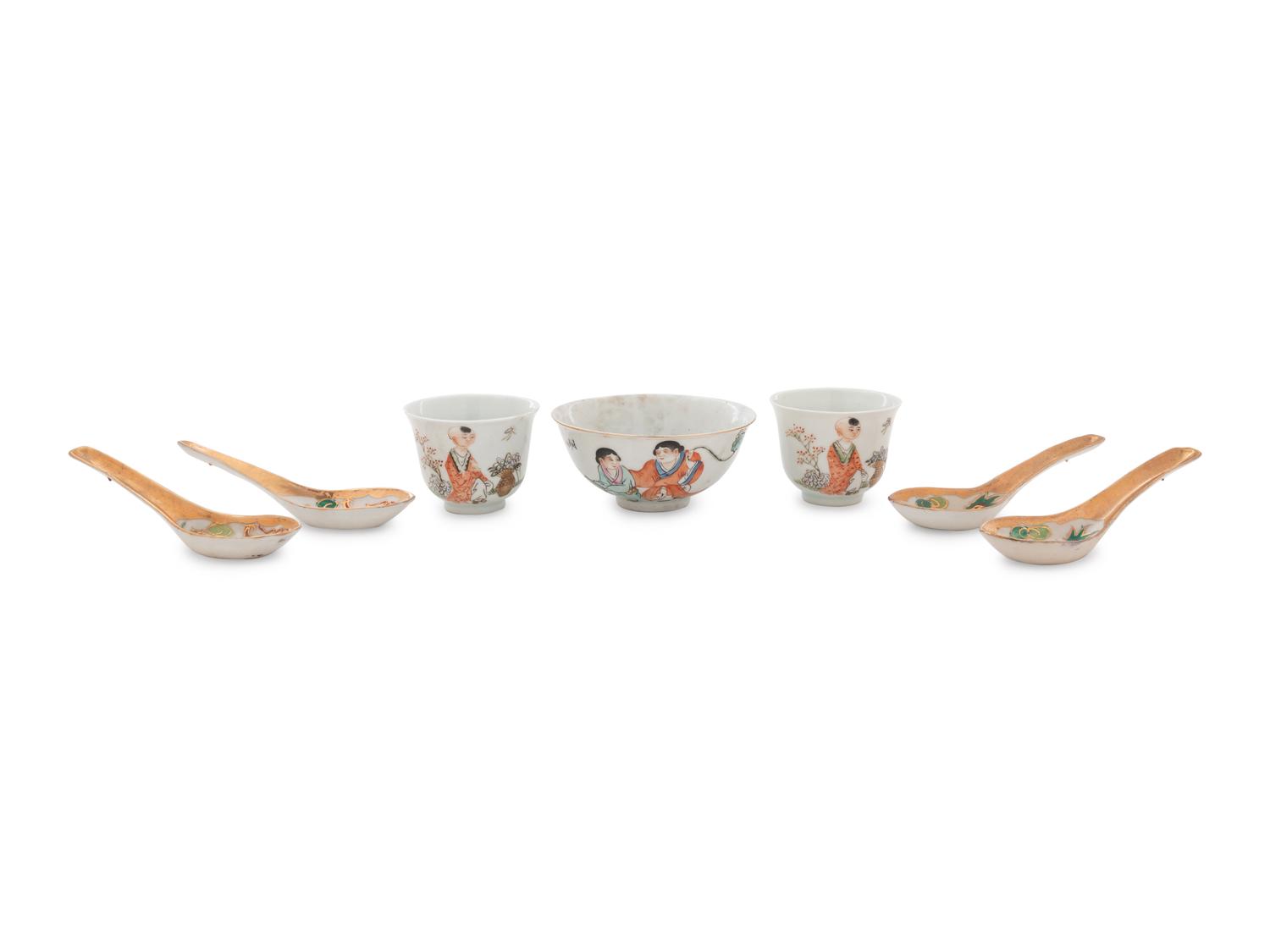 Twelve Chinese Famille Rose Porcelain Wares