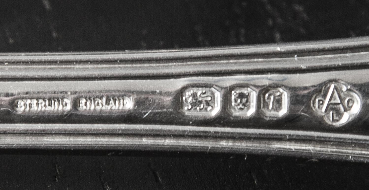 An Elizabeth II Silver Flatware Service, Asprey & Co., London, 1993, Bright Vine pattern, comprising: 12 dinner knives 12 steak knives