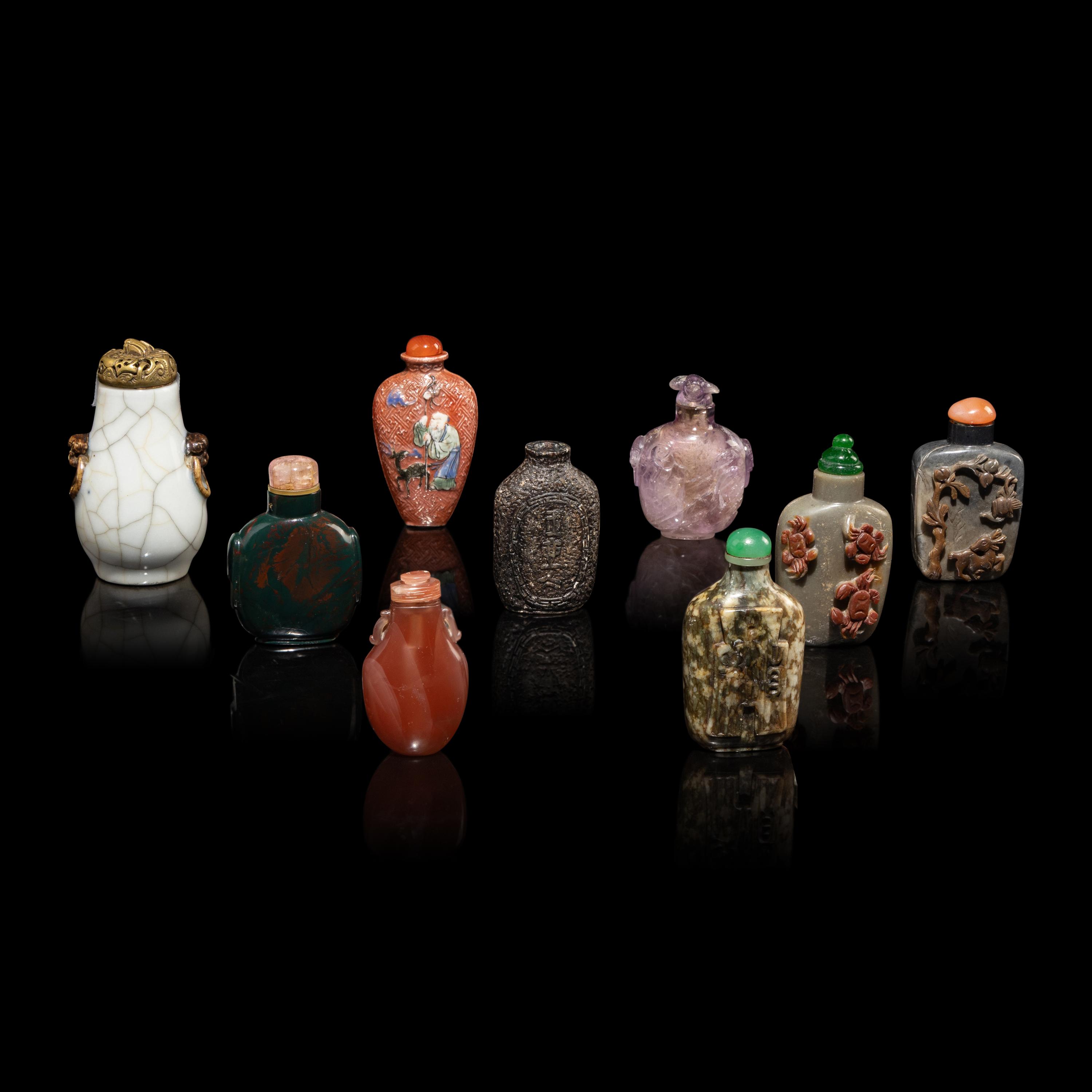 Nine Chinese Hardstone and Porcelain Snuff Bottles, 19th-20th Century — 晚清-民國 各式鼻烟壺一組九件