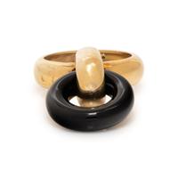 YELLOW GOLD AND ONYX RING
