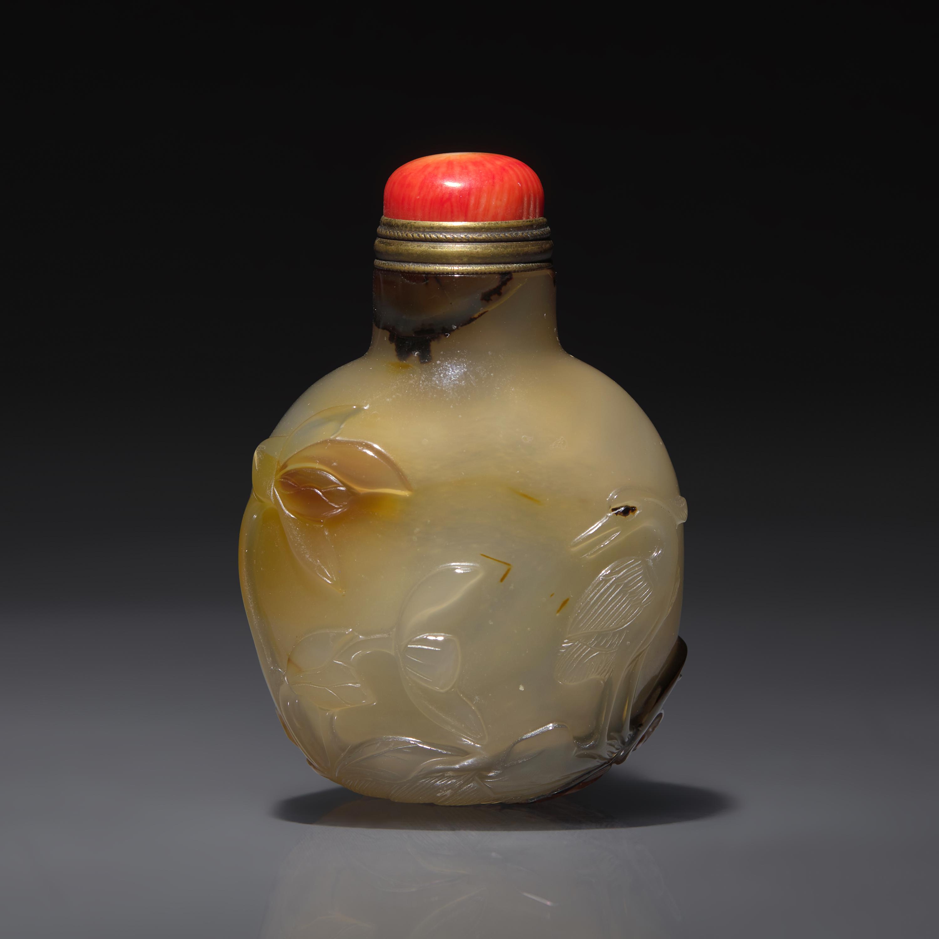 A Chinese Carved Agate Snuff Bottle, Qing Dynasty, Circa 1750-1860 — 1750–1860年 瑪瑙巧雕歲歲和諧圖鼻煙壺