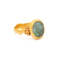 ANCIENT, HIGH KARAT YELLOW GOLD AND AQUAMARINE INTAGLIO RING