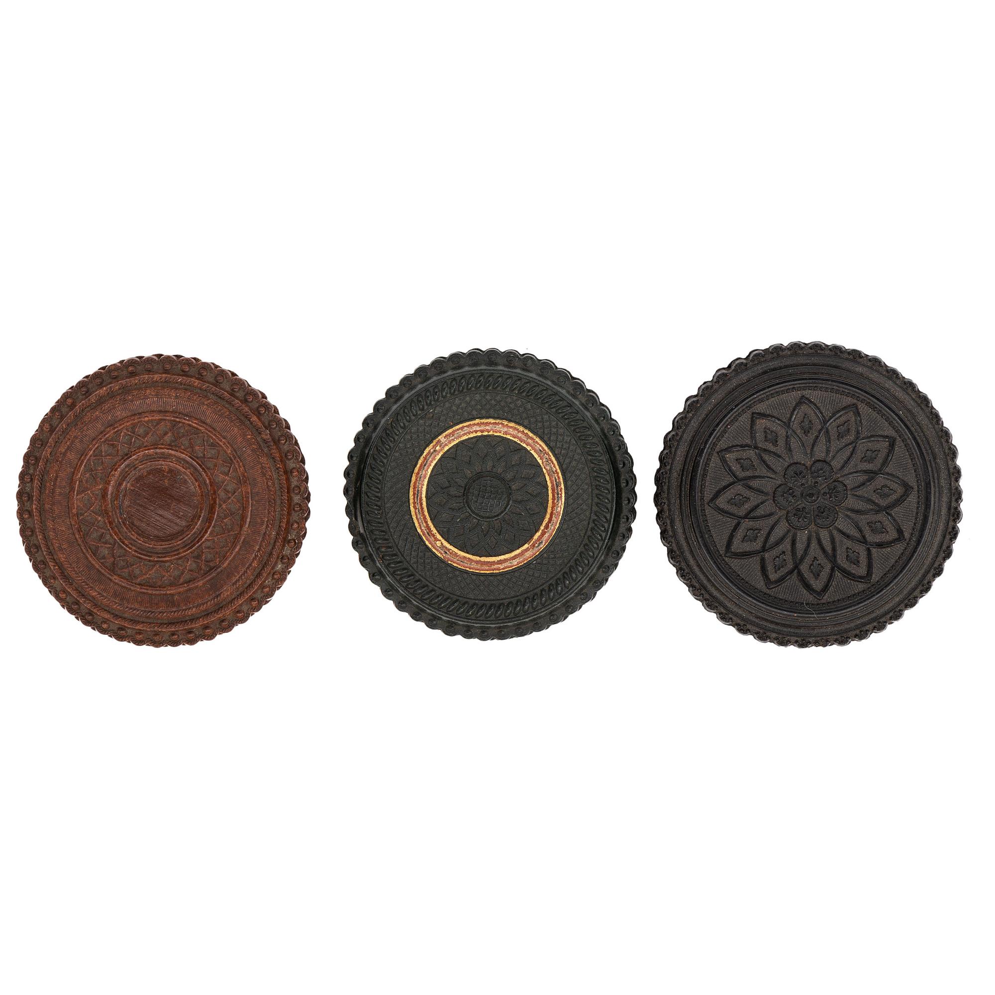 [EARLY PHOTOGRAPHY - UNION CASES]. A group of 3 "oreo" cases in assorted colors containing daguerreotypes, including: