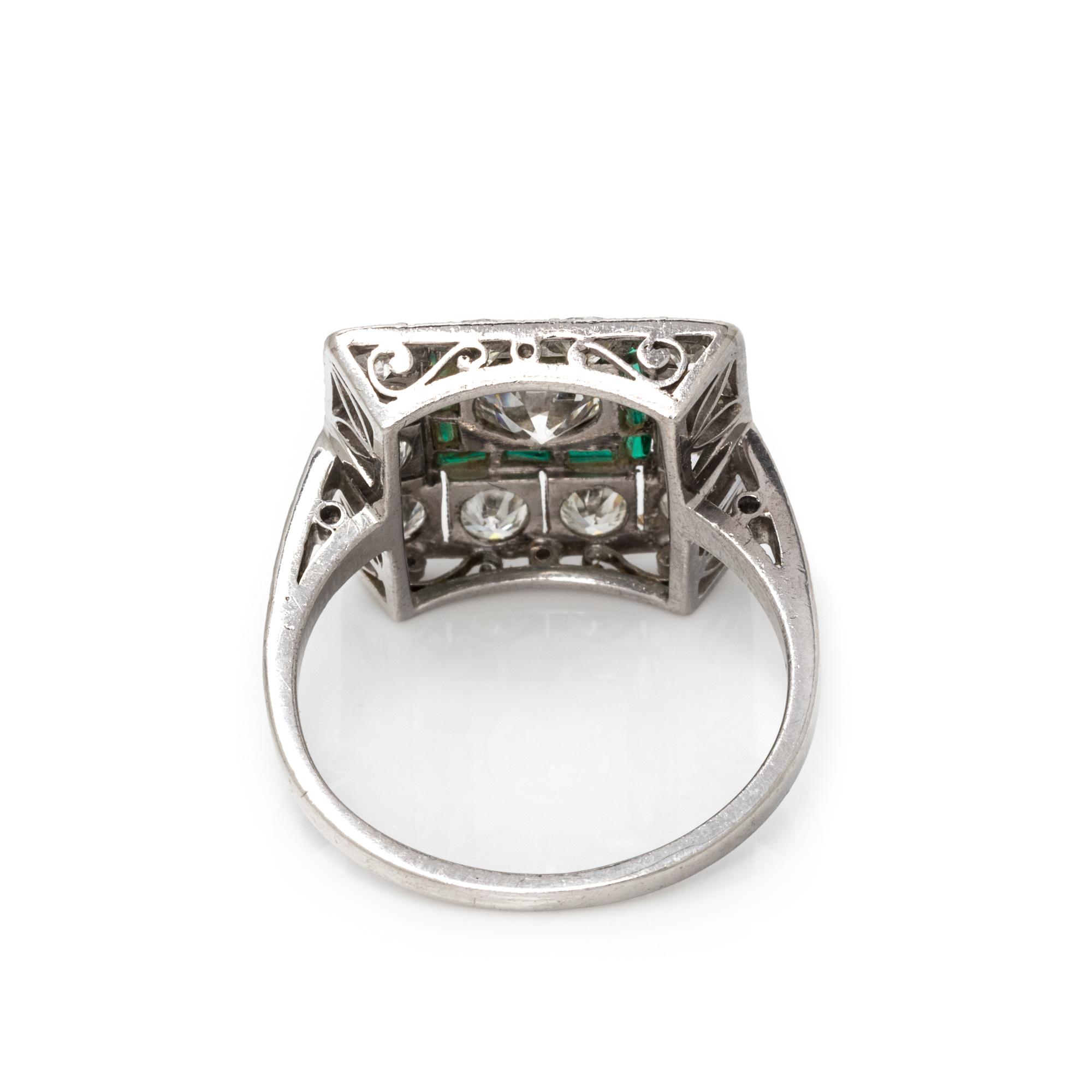 DIAMOND AND EMERALD RING