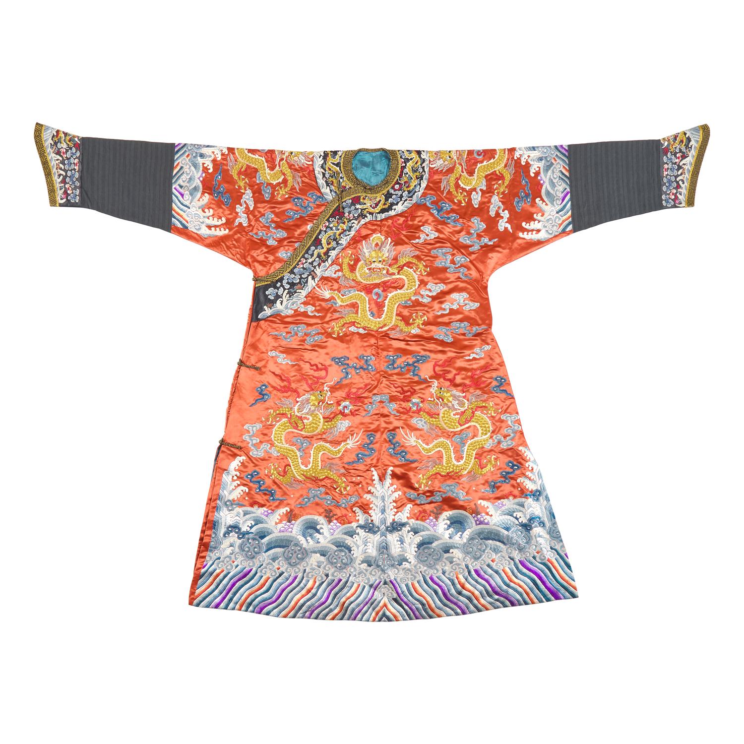 Two Chinese Embroidered Silk Robes, 20th century — 近代 絲織綢緞長袍兩件