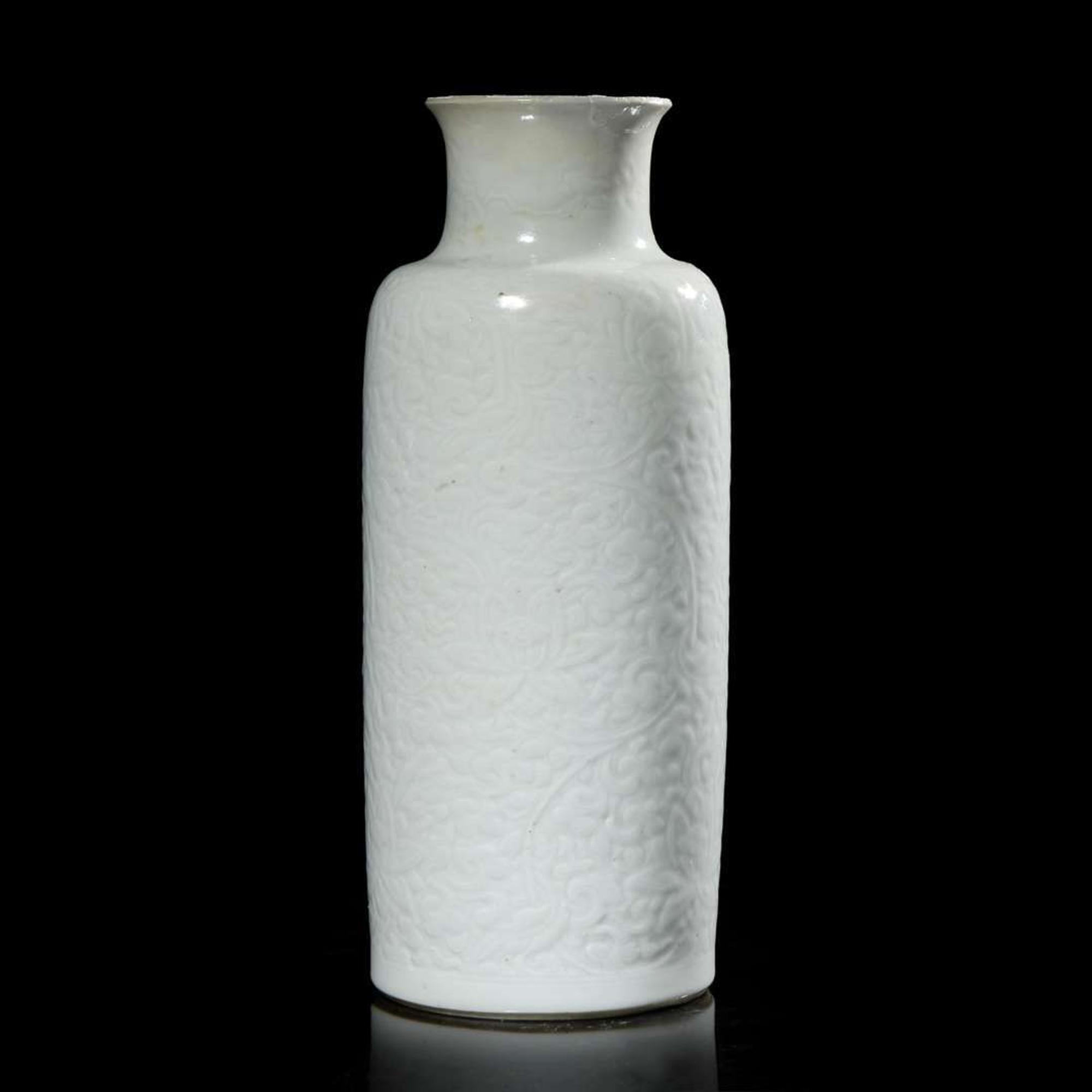 A Chinese carved white porcelain sleeve vase 白瓷刻劃花燈籠瓶 Kangxi period ? ??