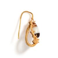 An Eastern Roman Gold and Banded Agate Earring