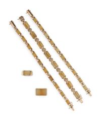 COLLECTION OF JADE AND YELLOW GOLD JEWELRY