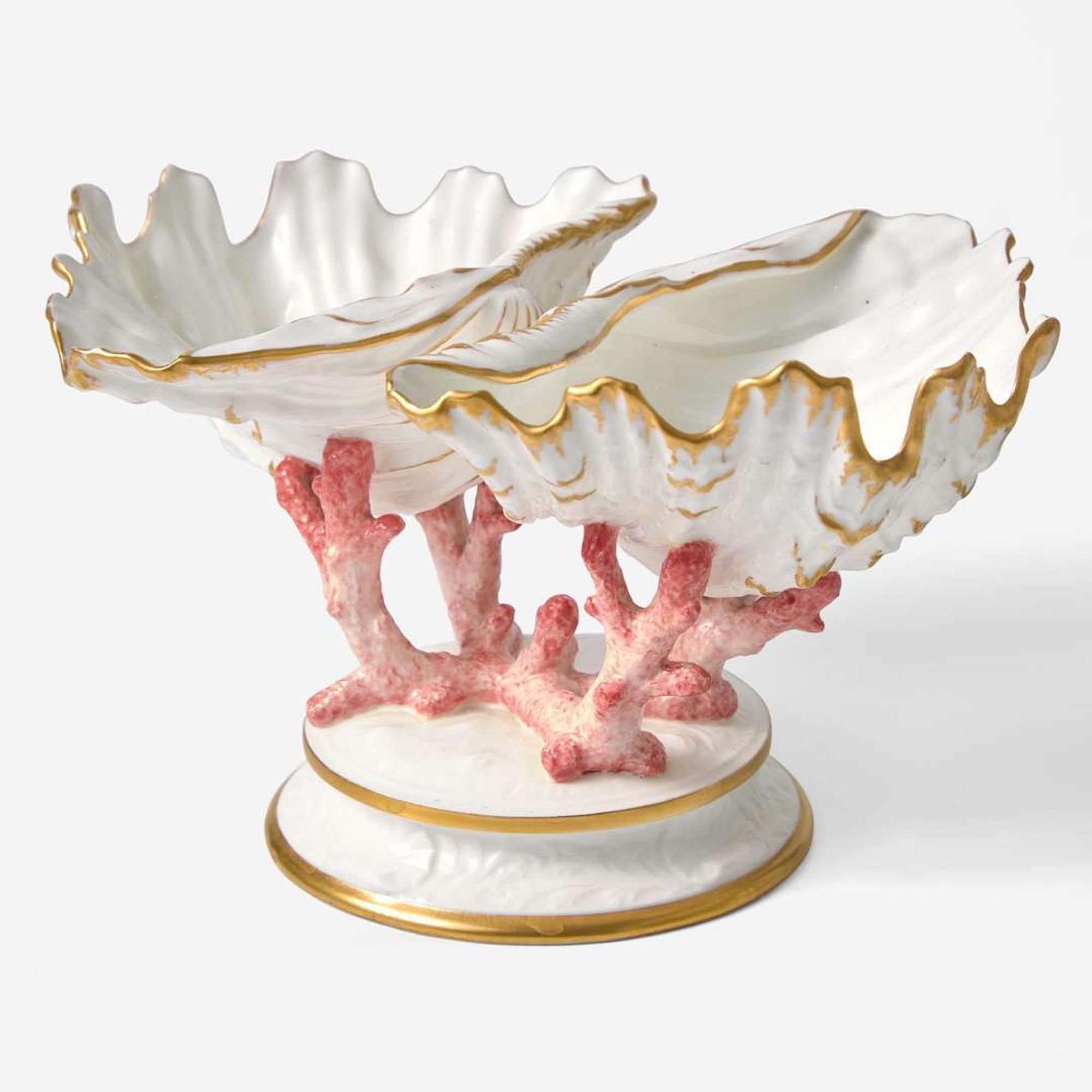 A Wedgwood Bone China Shell-Form Table Ornament UK, circa 1895