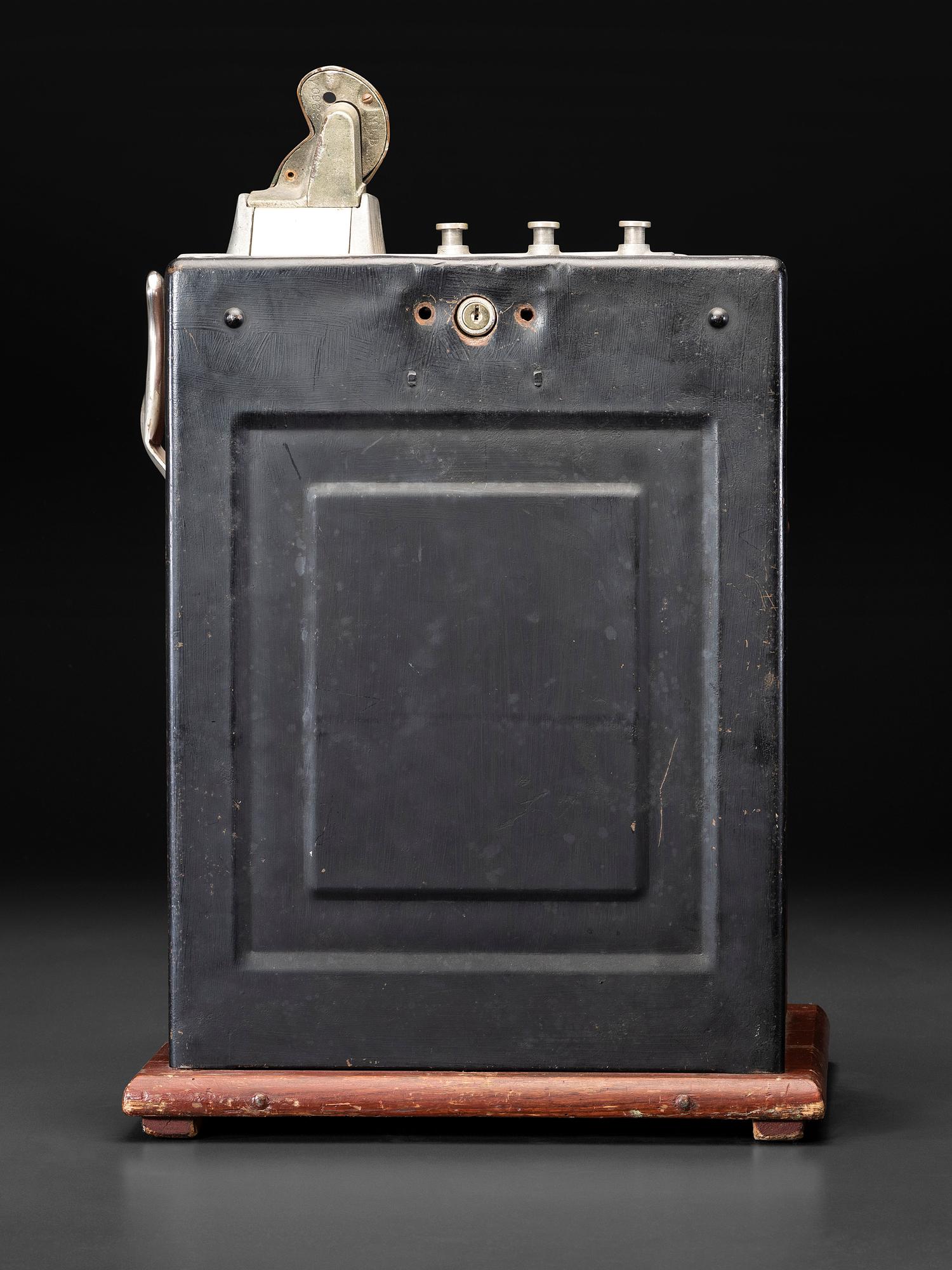 A Mills Novelty Co. ' Operator Bell - Owl Front' 25 Cent Slot Machine