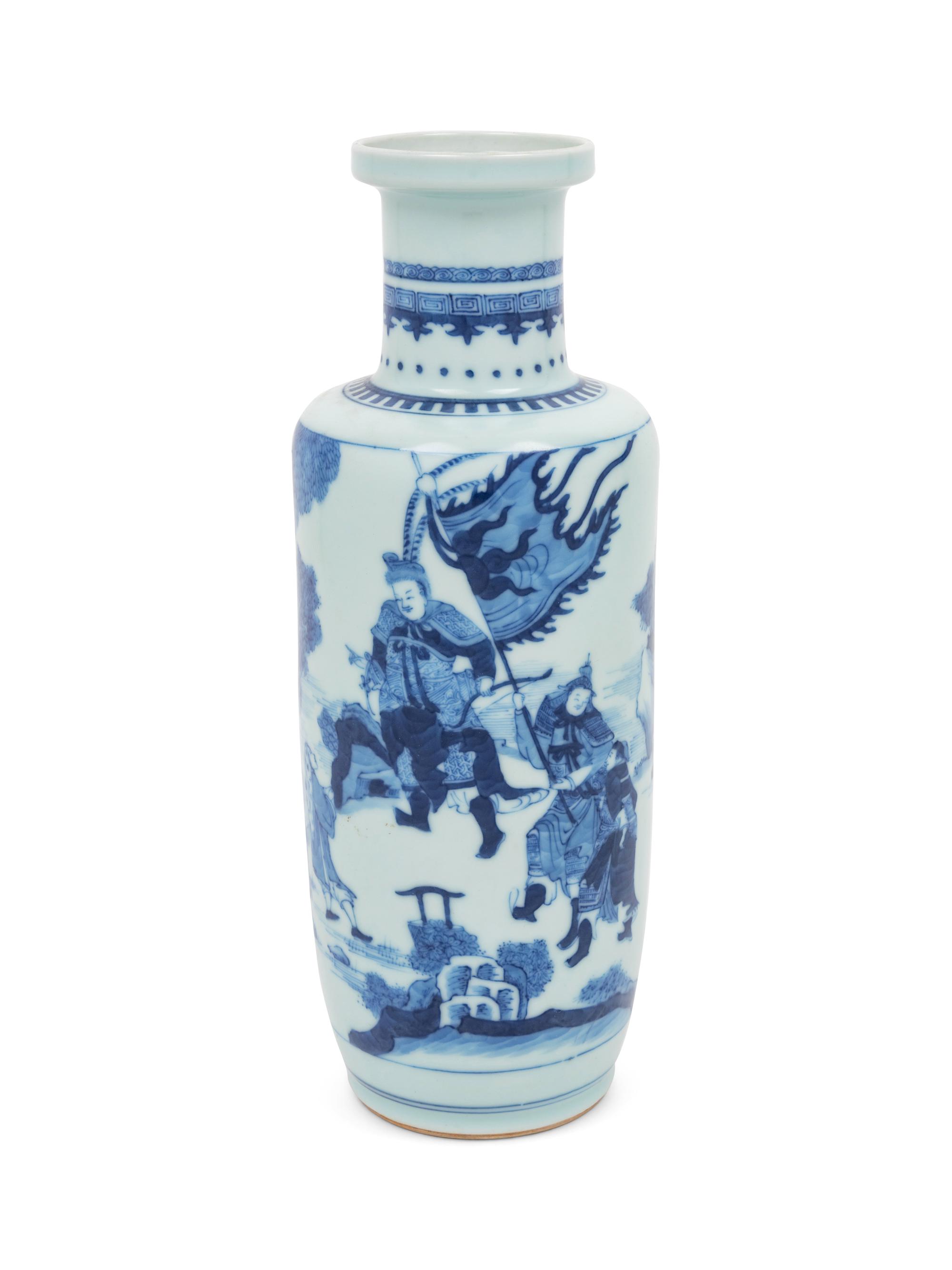 A Chinese Blue and White Porcelain Rouleau Vase