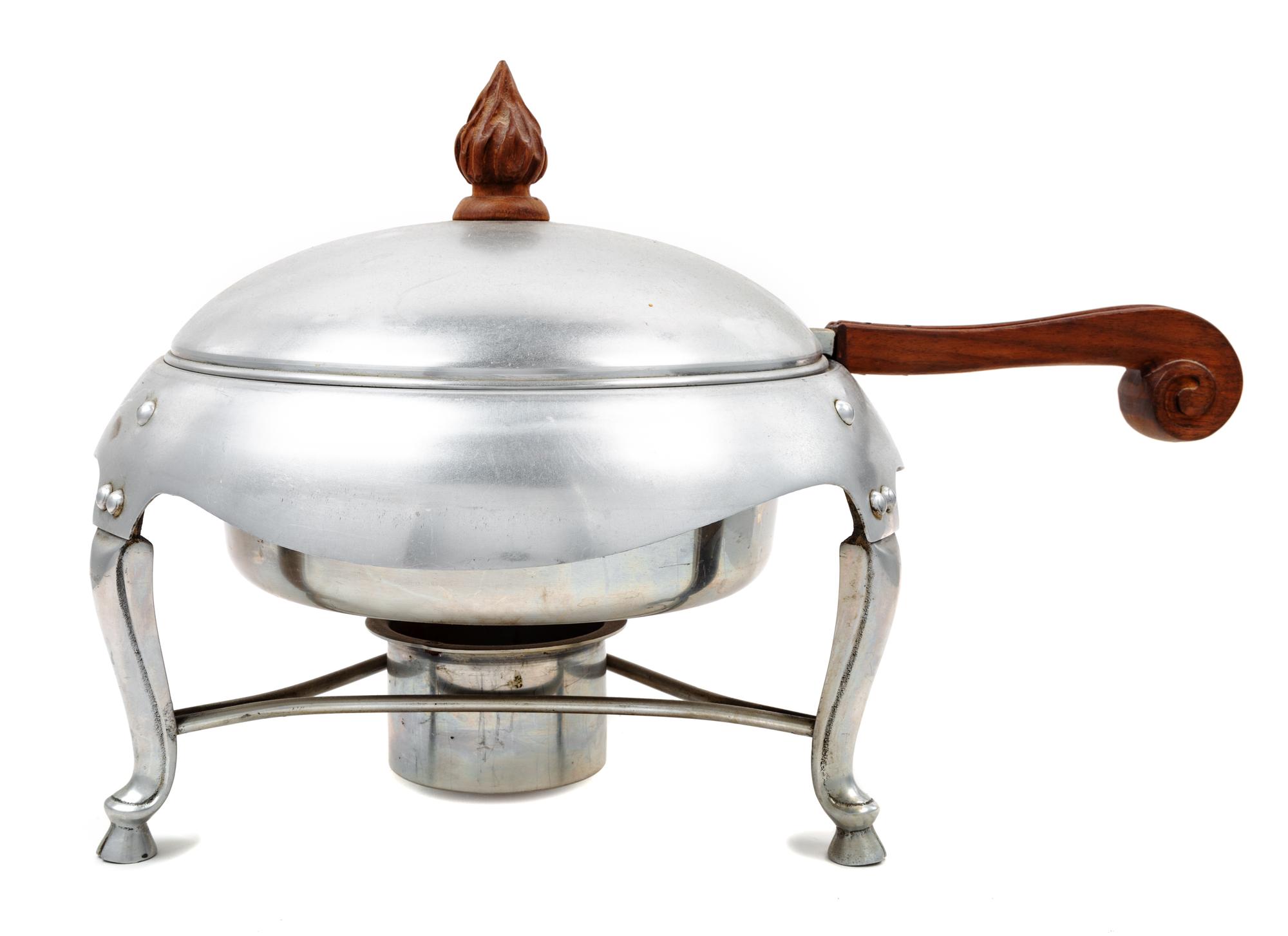 A Cellini Shop Aluminium Chafing Dish Width over handle 19 inches. — CIRCA 1940