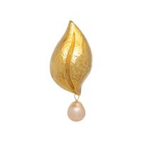 TIFFANY & CO., PALOMA PICASSO, YELLOW GOLD LEAF BROOCH WITH ADDED CULTURED PEARL DROP