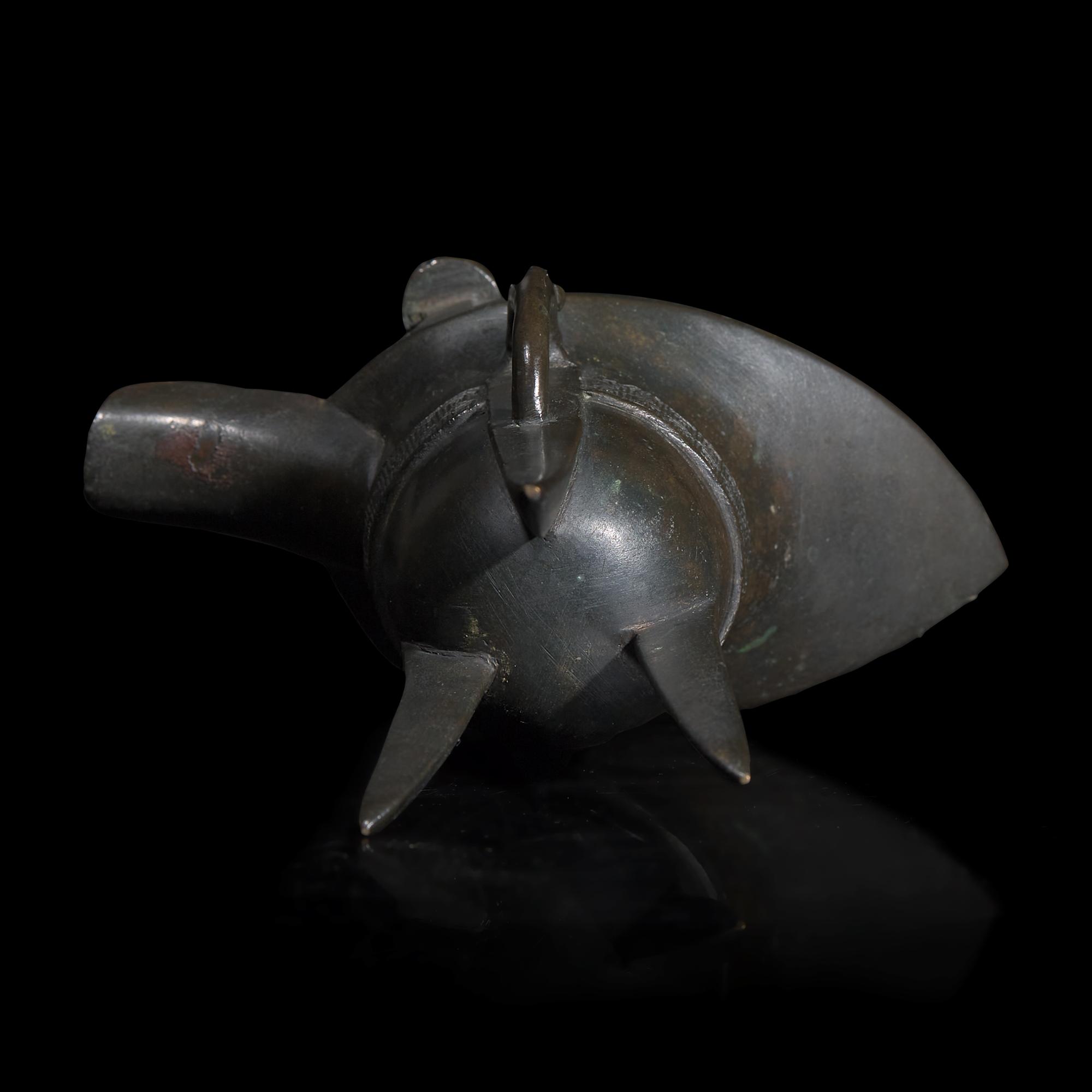 A Chinese Archaistic Patinated Bronze Jue Wine Cup, Late Ming to Qing Dynasty 明末清初 銅加漆爵杯