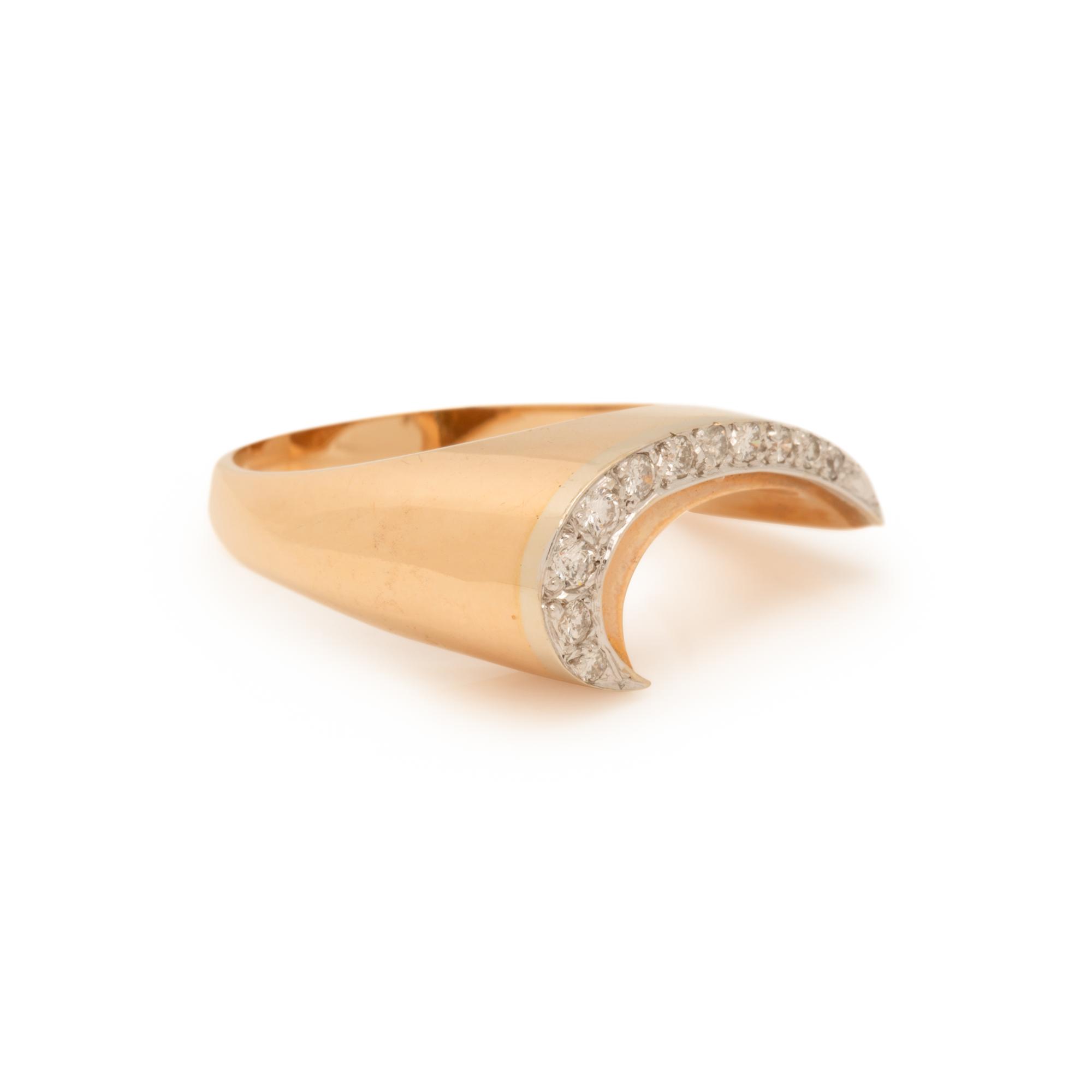 YELLOW GOLD AND DIAMOND RING