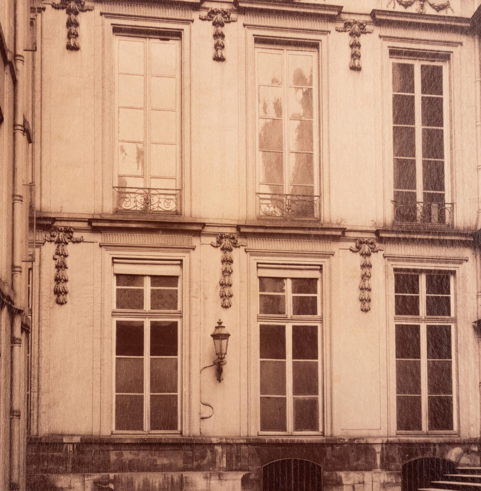 A group of four photographs ( Hôtel de Mainville, place des Vosges 12 , 1911-1912; Hôtel de Canhillac, place des Vosges 14 , 1911-1912; Hôtel de Nevers, 18 rue Seguier , 1908; Hôtel Beauffremont, rue de Grenelle 87 , 1901)
