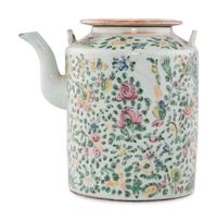 A Group of Four Chinese Export Porcelain Articles