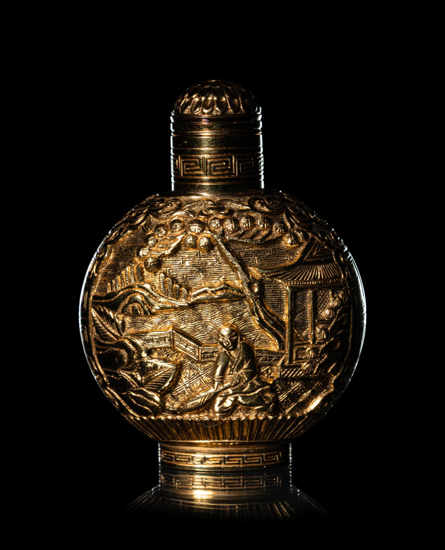A 22K Yellow Gold Snuff Bottle