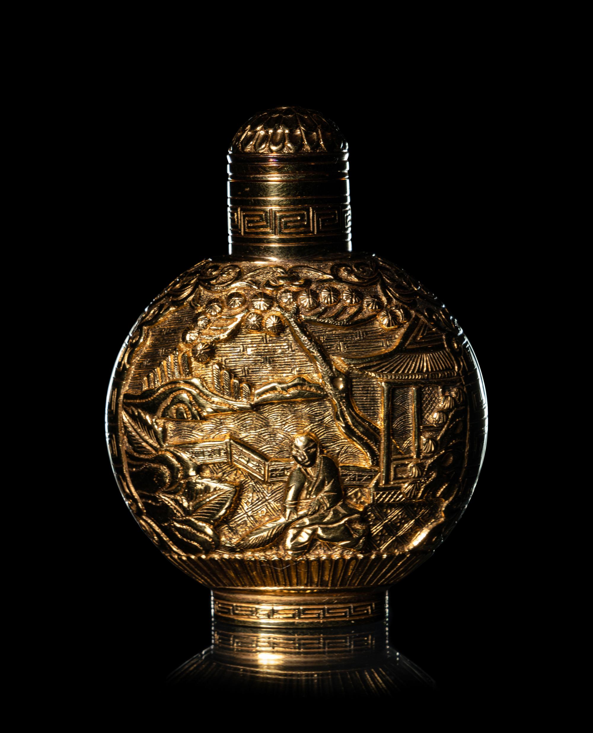 A 22K Yellow Gold Snuff Bottle