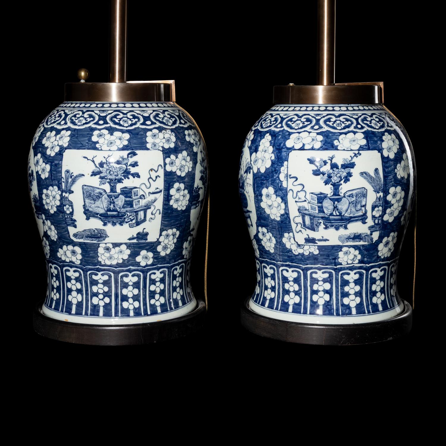 A Pair of Chinese Blue and White ' Bogu ' Motif Porcelain General Jars, 19th Century 晚清 青花博古圖將軍罐一對