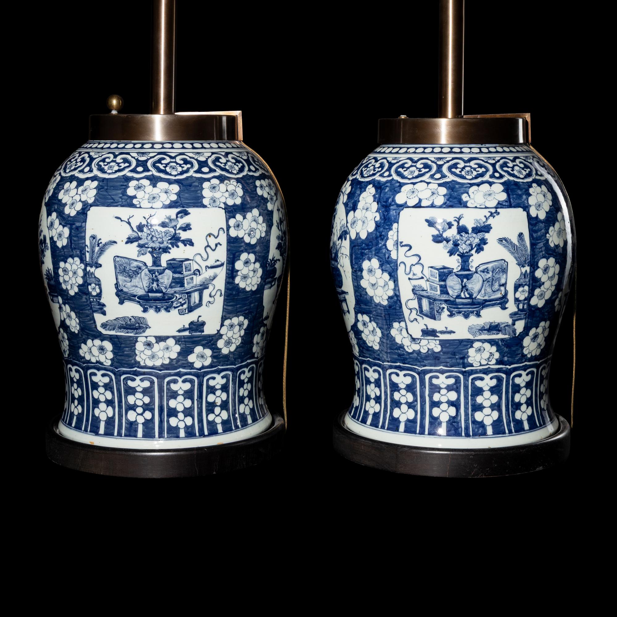 A Pair of Chinese Blue and White ' Bogu ' Motif Porcelain General Jars, 19th Century 晚清 青花博古圖將軍罐一對