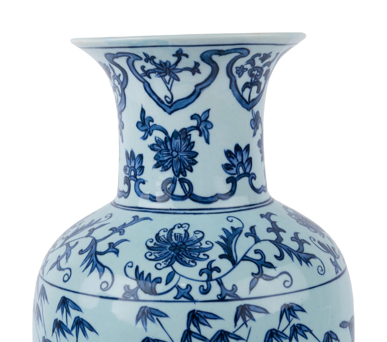A Pair of Chinese Export Porcelain Vases