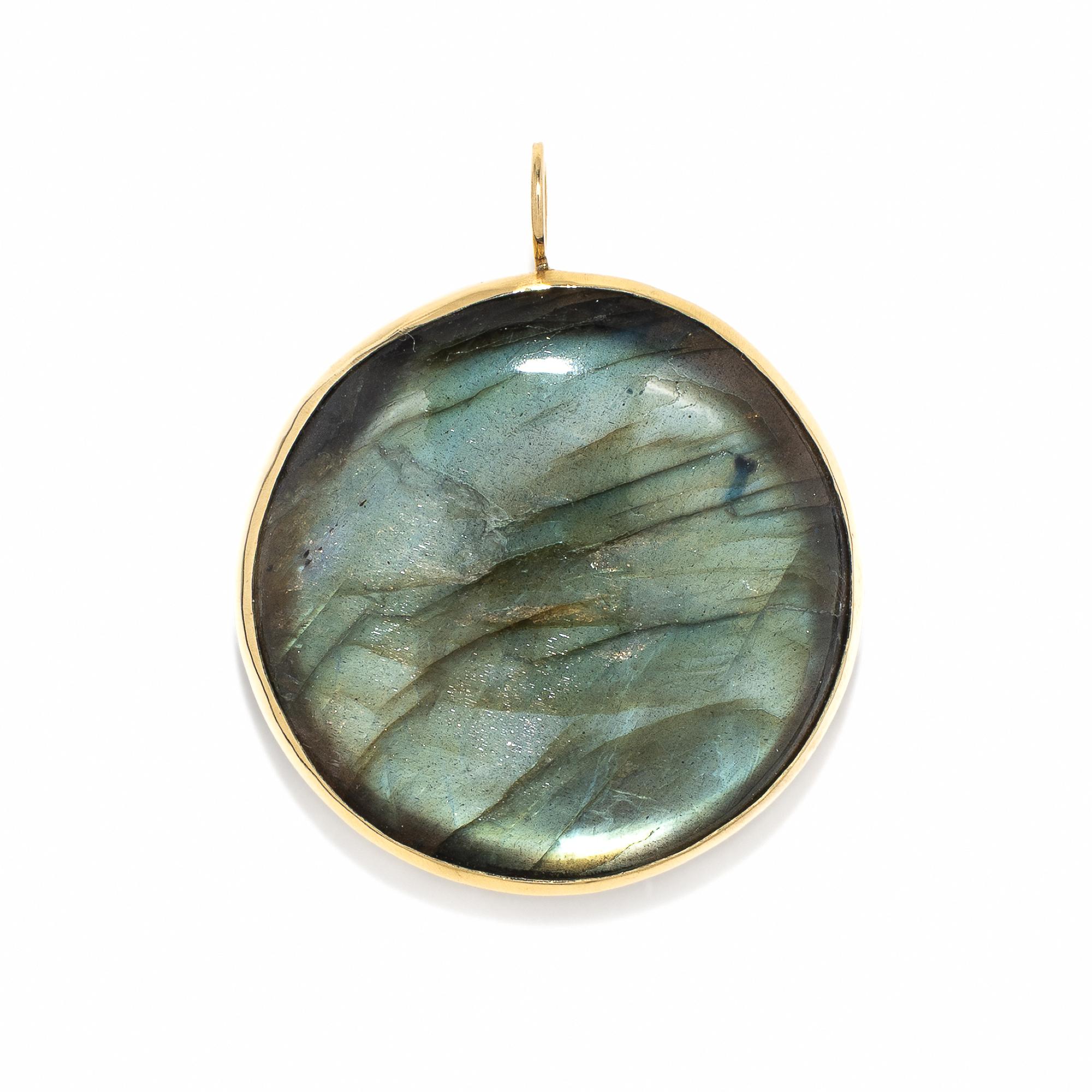 LABRADORITE AND YELLOW GOLD PENDANT