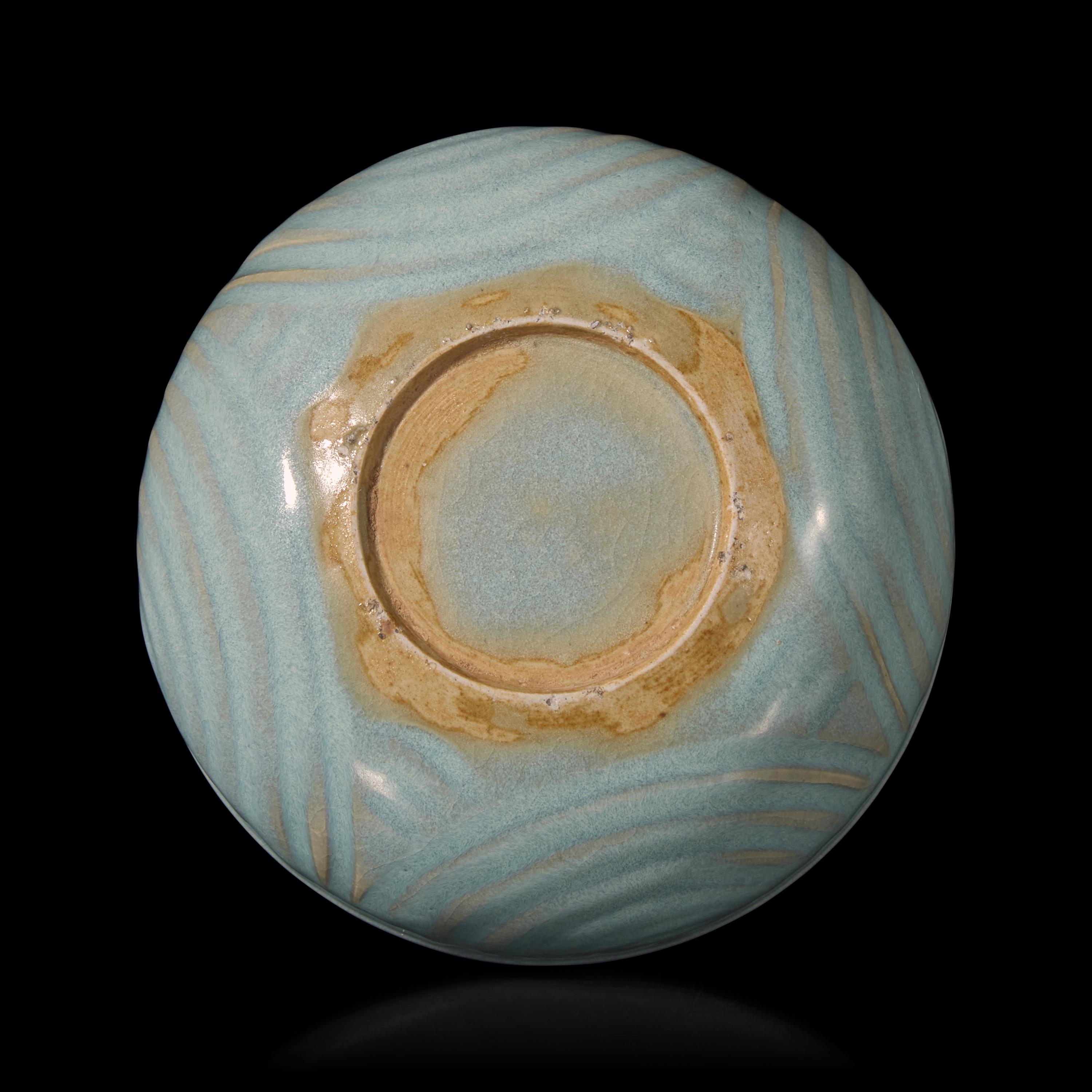 A Chinese Jun Style 'Grain Measure' Liudou Bowl — 藍鈞窯柳斗紋碗