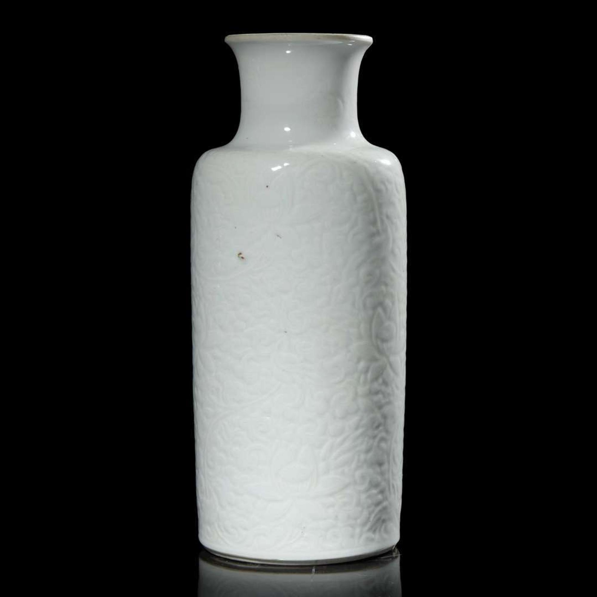 A Chinese carved white porcelain sleeve vase 白瓷刻劃花燈籠瓶 Kangxi period ? ??