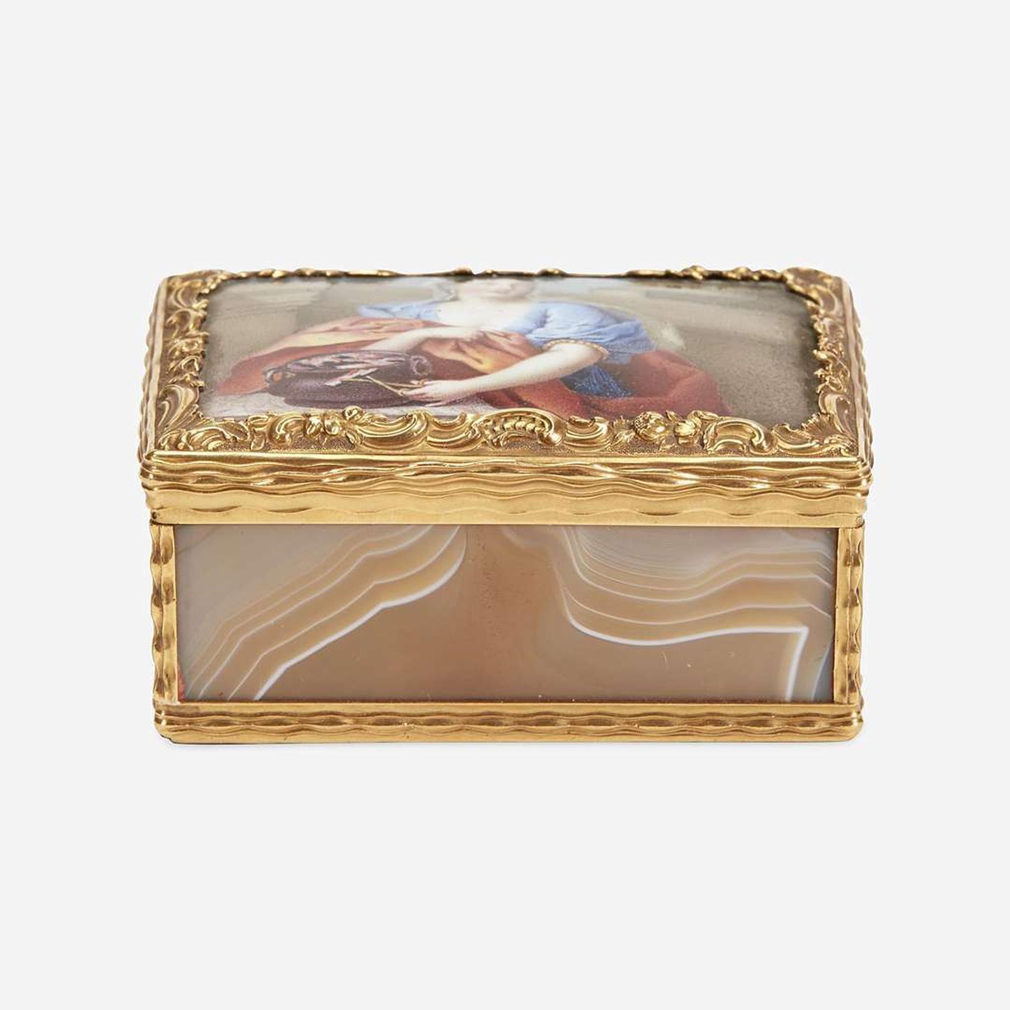 A Continental Gold-Mounted Agate and Enameled Snuff Box Likely early 19th century