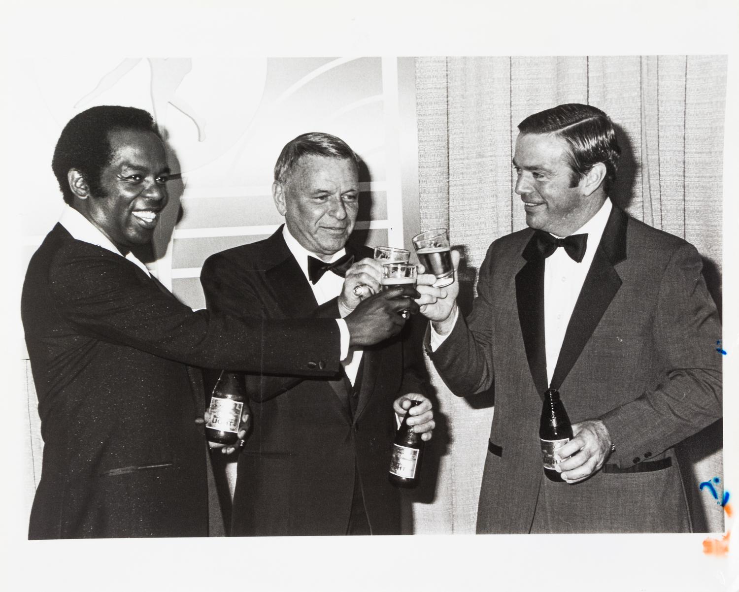 (NATIONAL ENQUIRER; SINATRA, FRANK) 10 photos, including credits to Ron Galella and Scott Downie, among others.