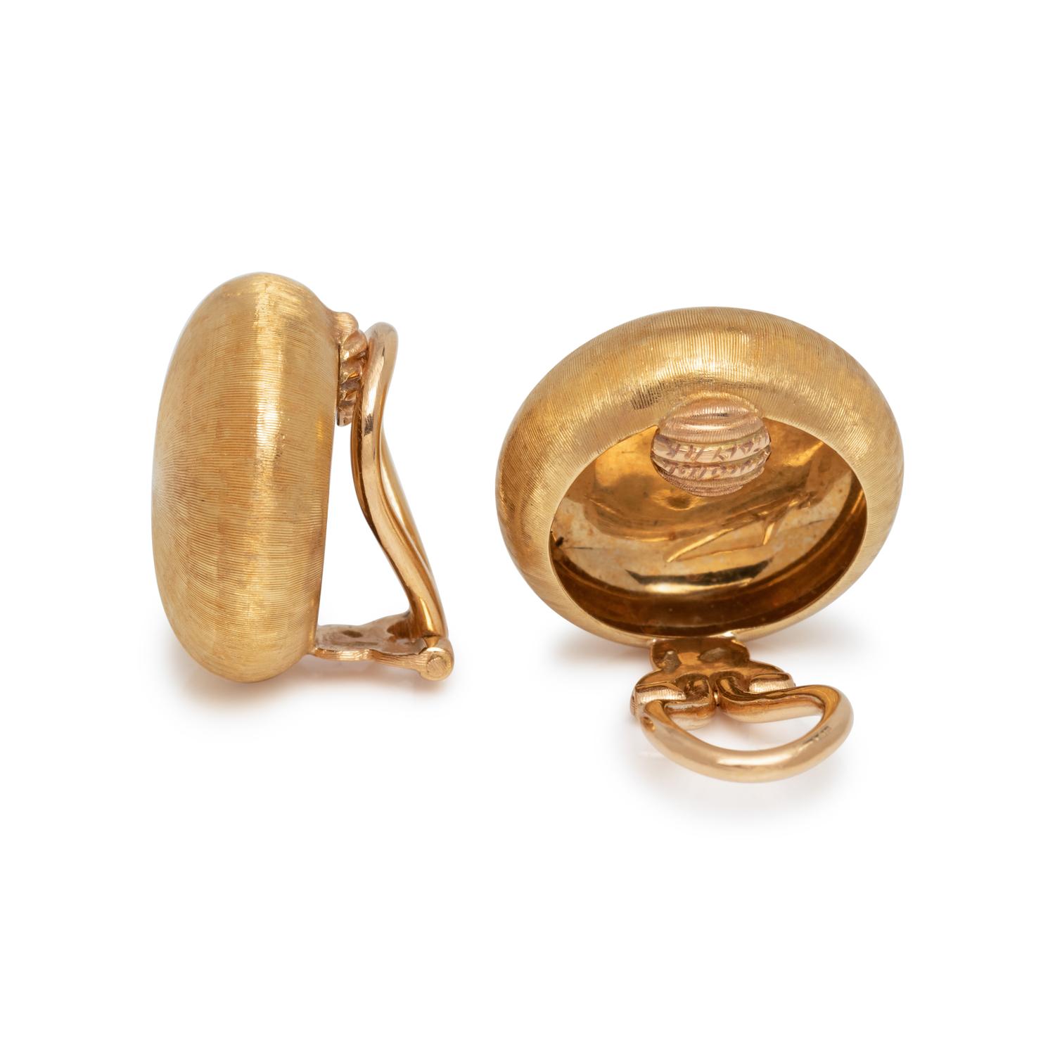BUCCELLATI, YELLOW GOLD EARCLIPS