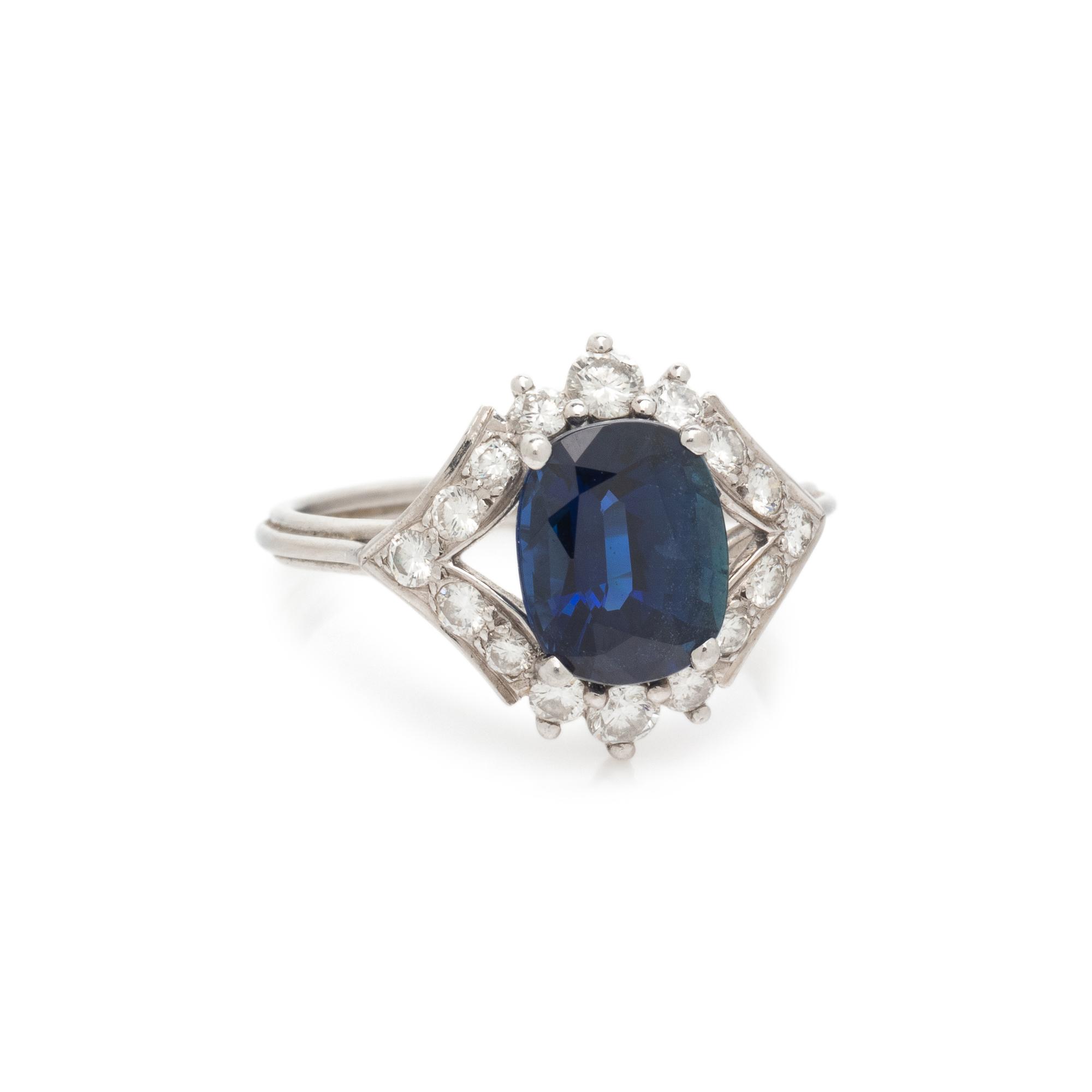 SAPPHIRE AND DIAMOND RING