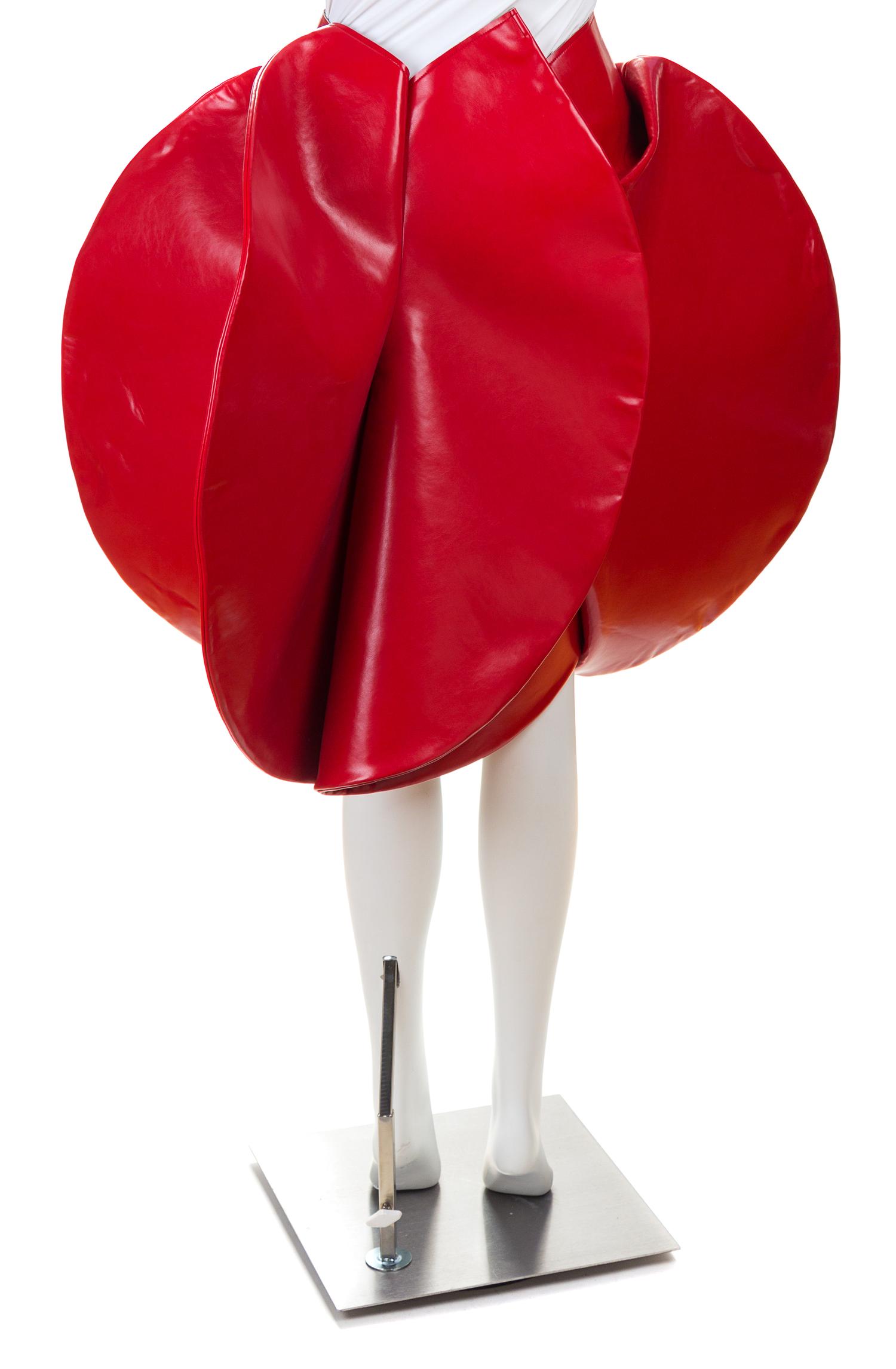 A Juyna Wantanabe Red Vinyl Skirt, Size S.