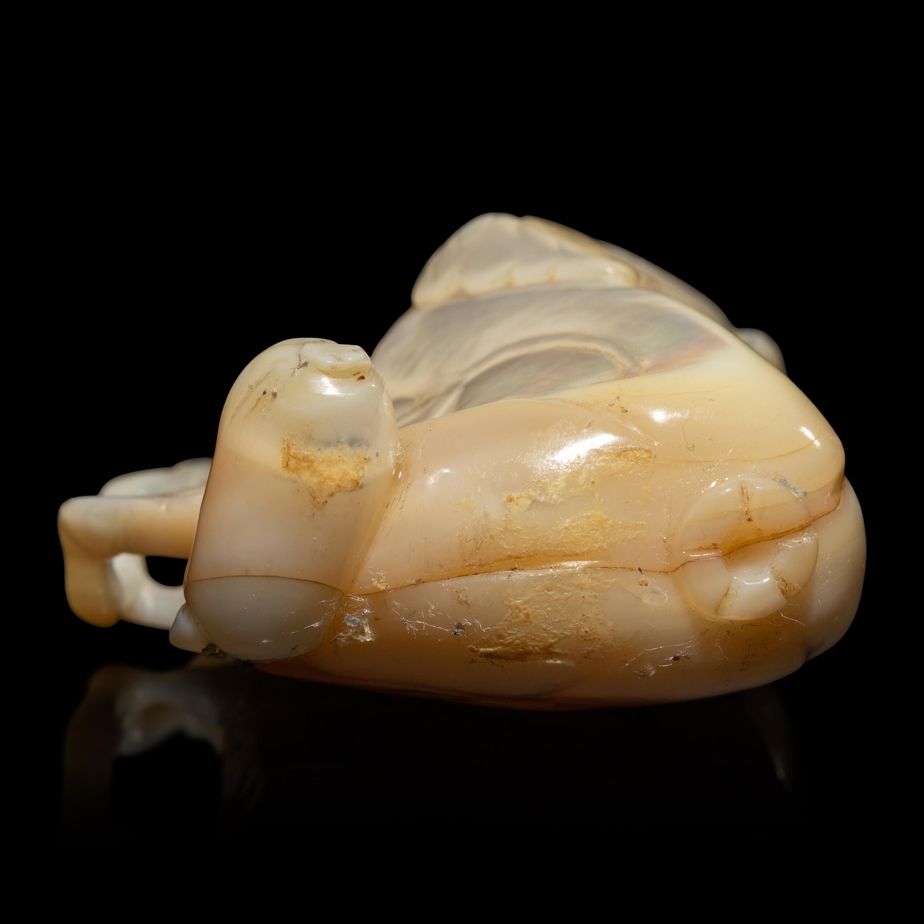 A Chinese Mother of Pearl 'Melon' Snuff Bottle, 19th Century — 清晚期 貝母雕瓜形鼻烟壺