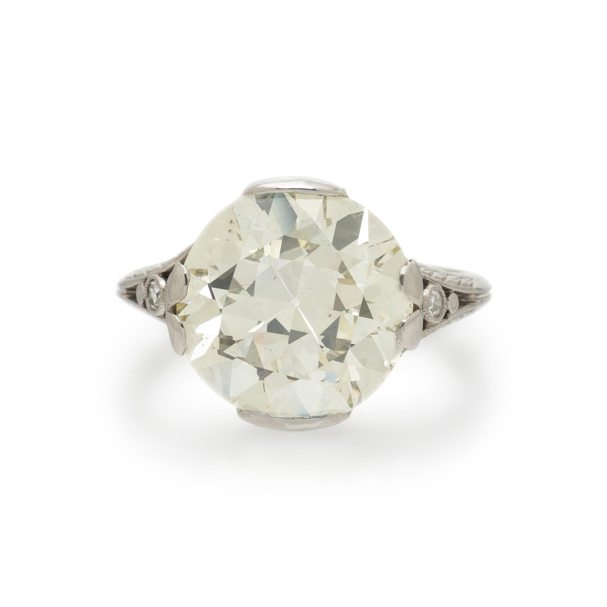 ART DECO, PLATINUM AND DIAMOND RING