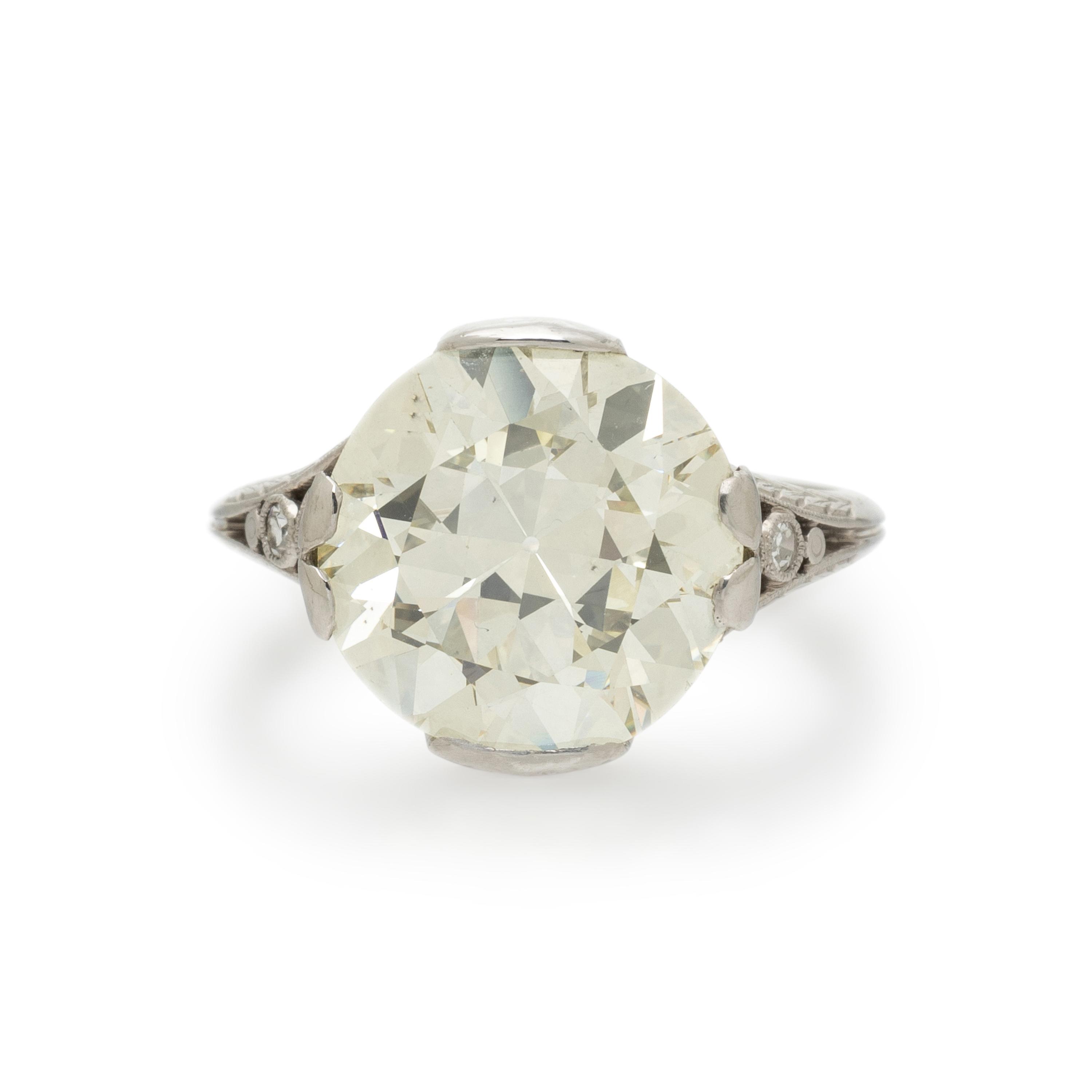 ART DECO, PLATINUM AND DIAMOND RING