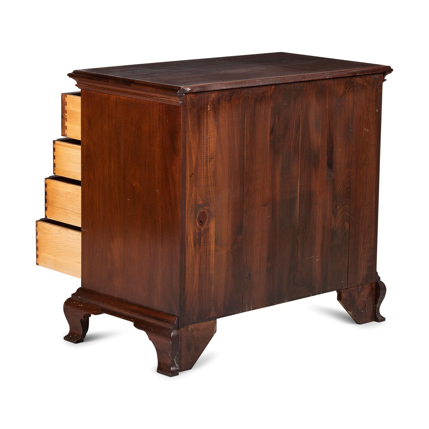 A Chippendale Style Shell-and-Block Carved Mahogany Kneehole Dressing Table