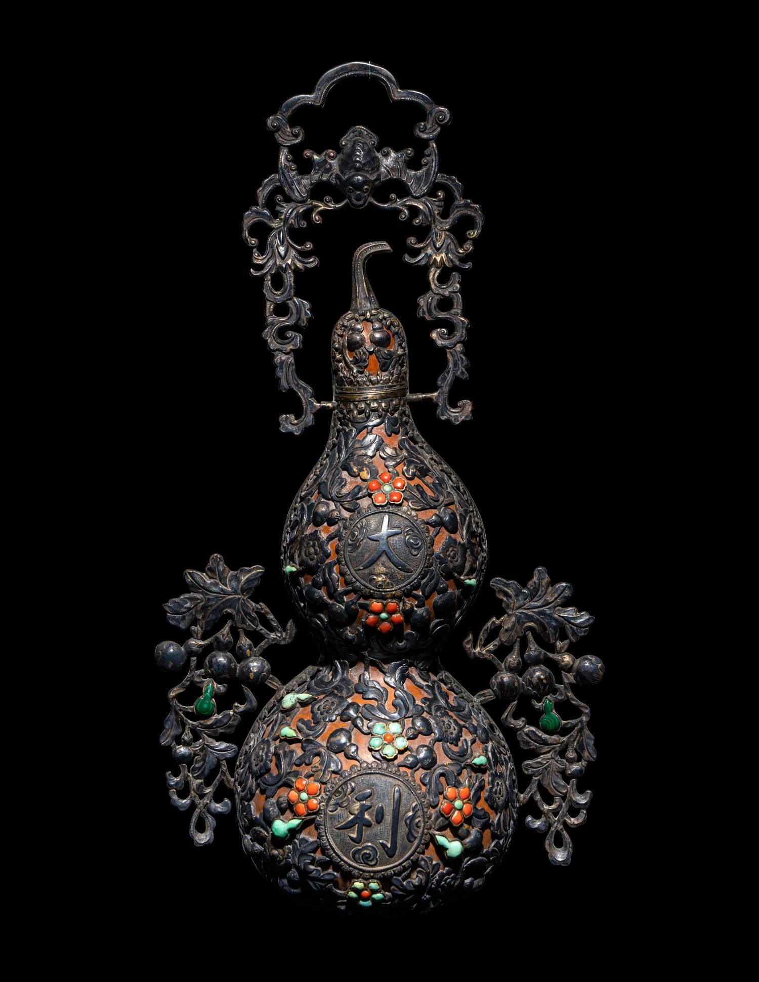 A Hardstone Embellished Silver Mounted Gourd Wall Vase