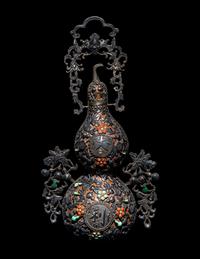 A Hardstone Embellished Silver Mounted Gourd Wall Vase