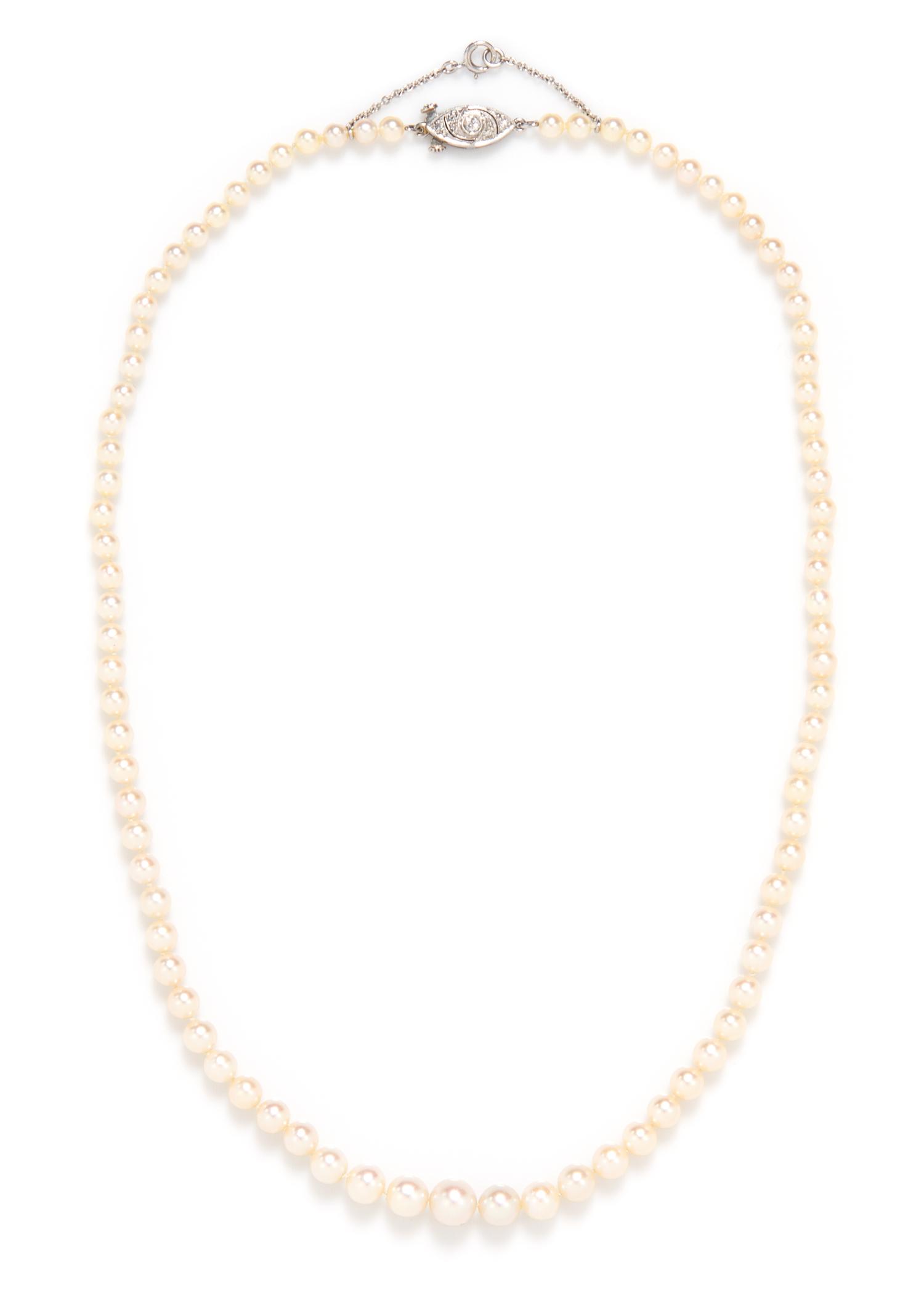 A Single Strand Natural Pearl Necklace,